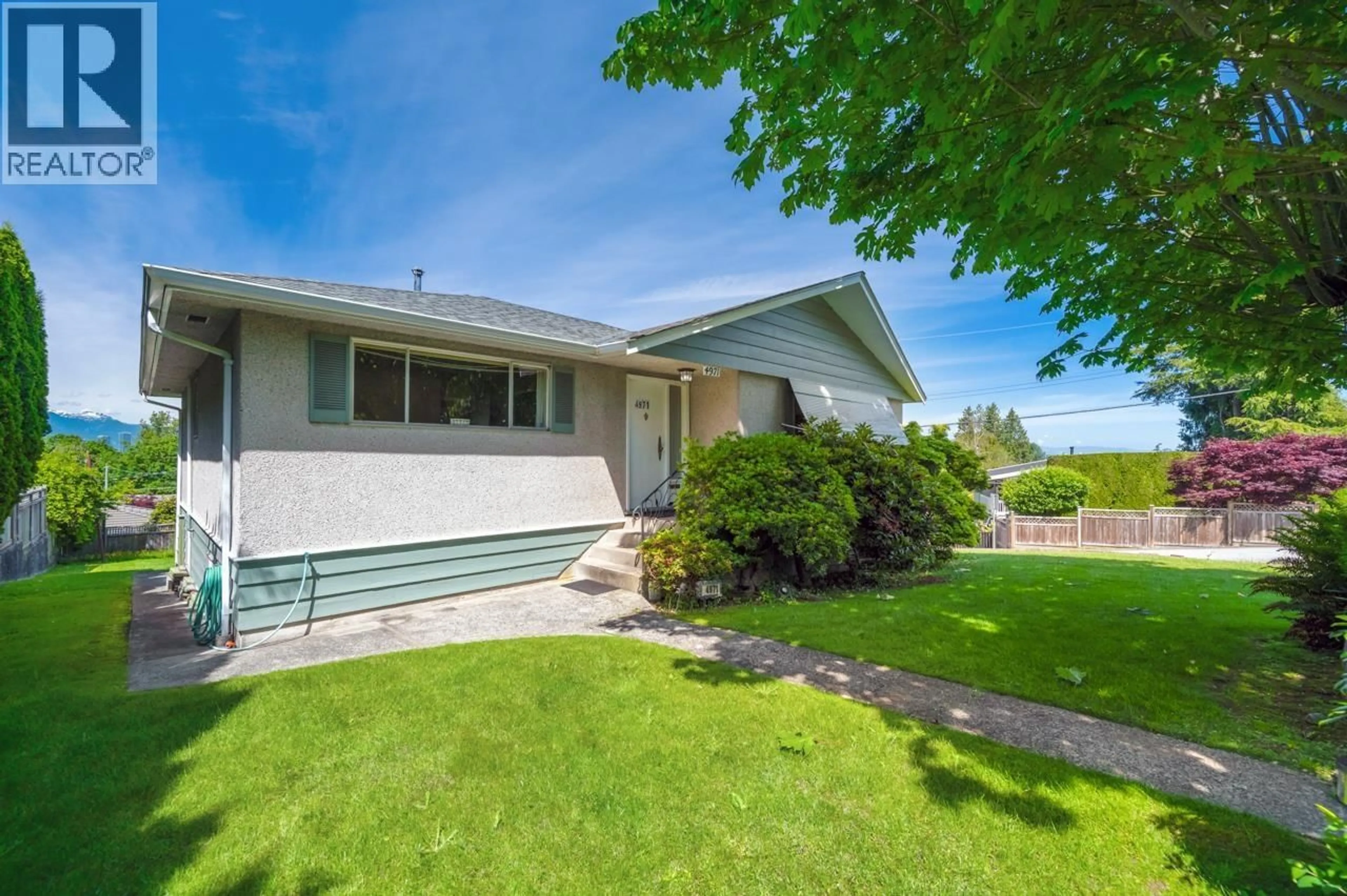 Home with vinyl exterior material, street for 4971 BUXTON STREET, Burnaby British Columbia V5H1J4