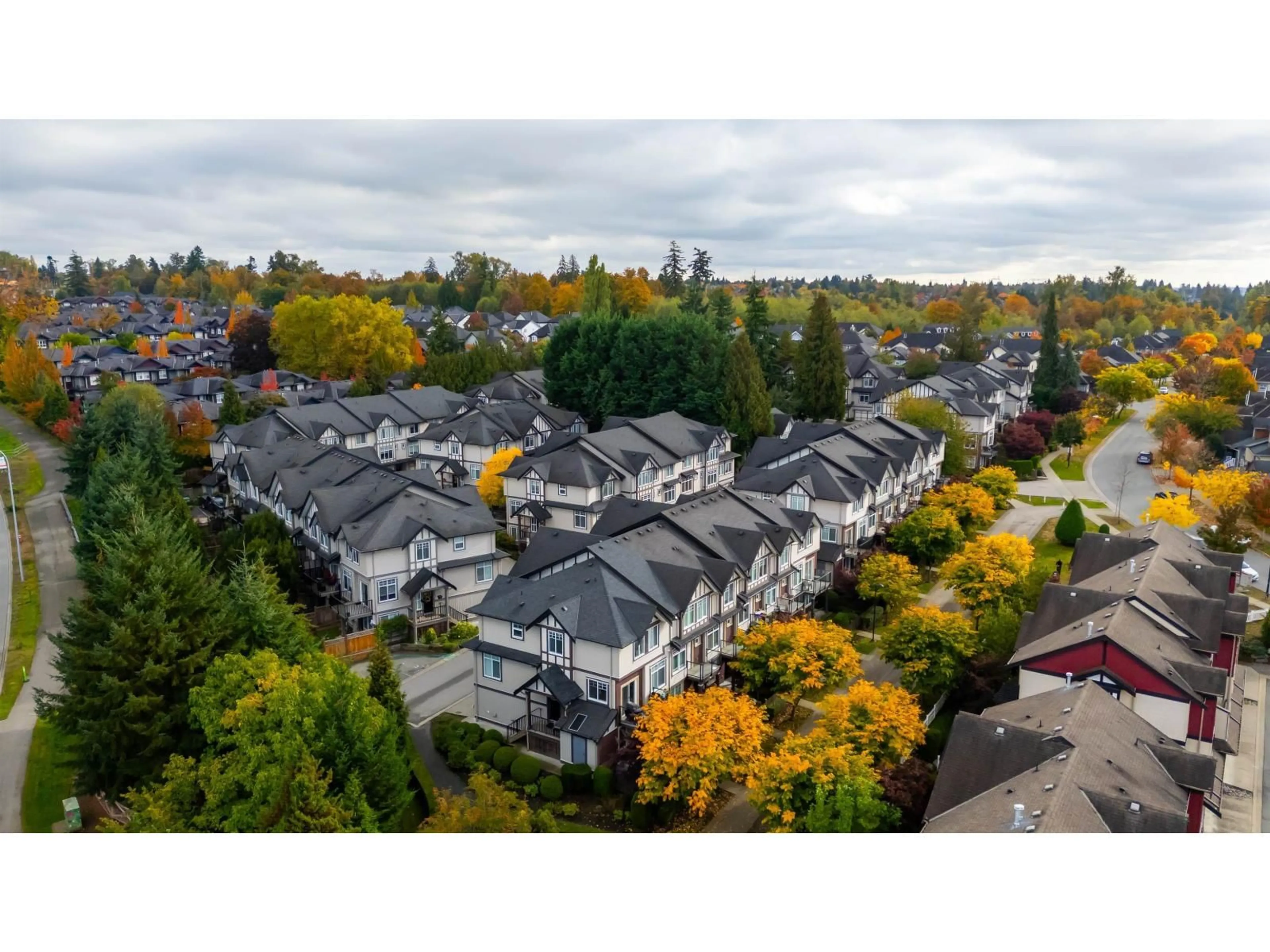 A pic from outside/outdoor area/front of a property/back of a property/a pic from drone, unknown for 42 - 7090 180, Surrey British Columbia V3S3T9