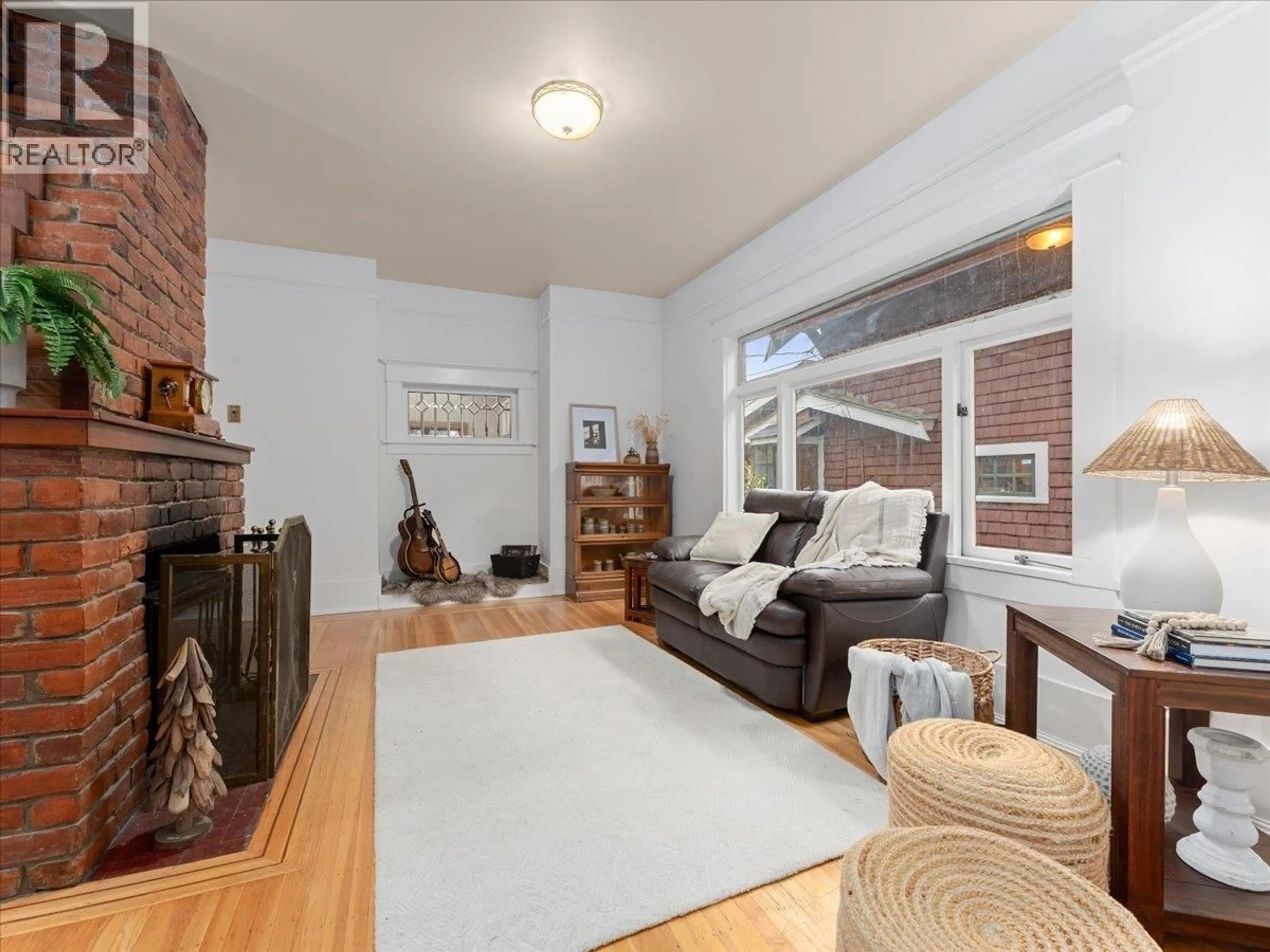 Living room with furniture, unknown for 2648 TEMPLETON DRIVE, Vancouver British Columbia V5N4W3