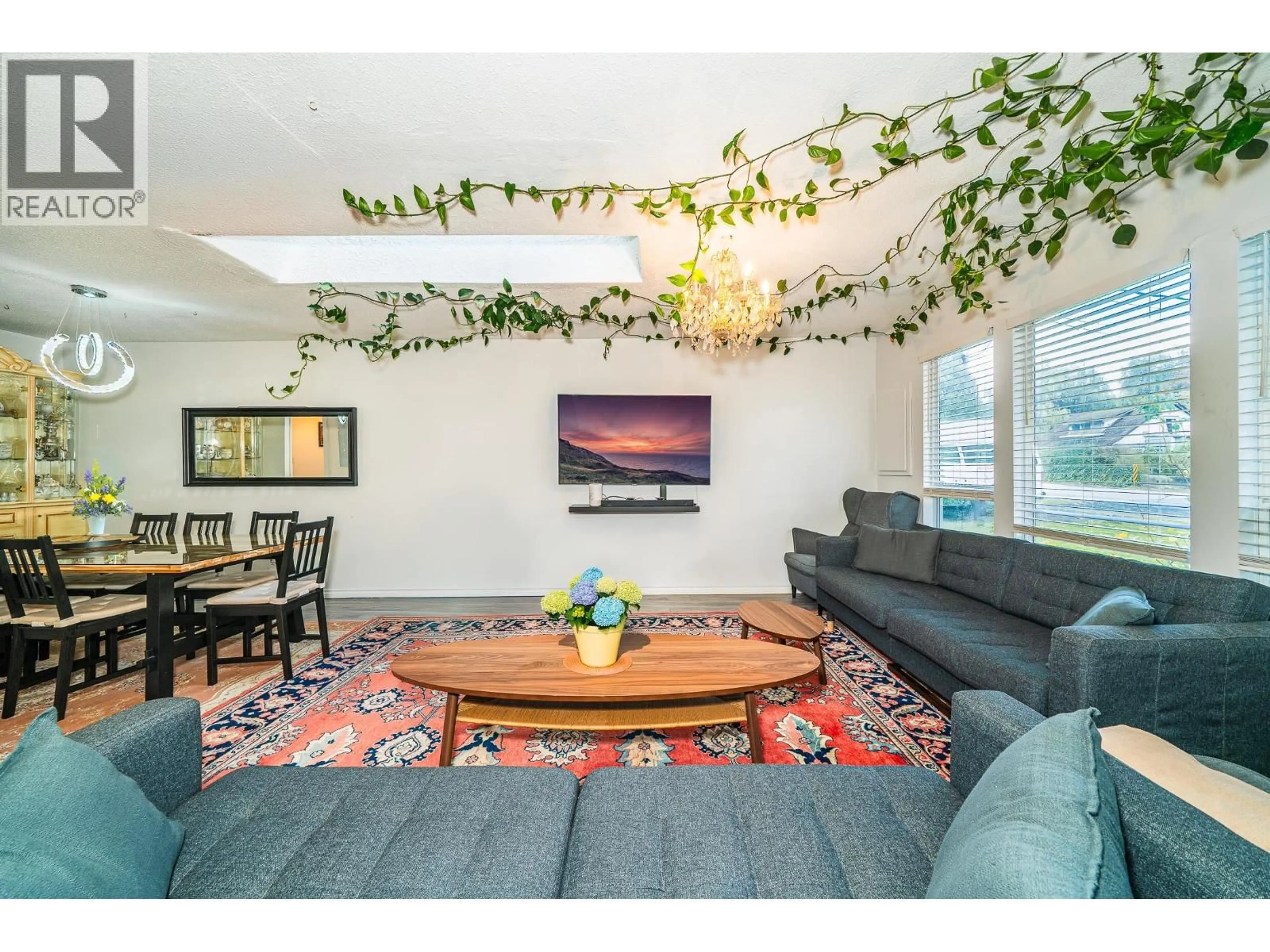 Living room with furniture, unknown for 4920 CLAUDE AVENUE, Burnaby British Columbia V5E2M2