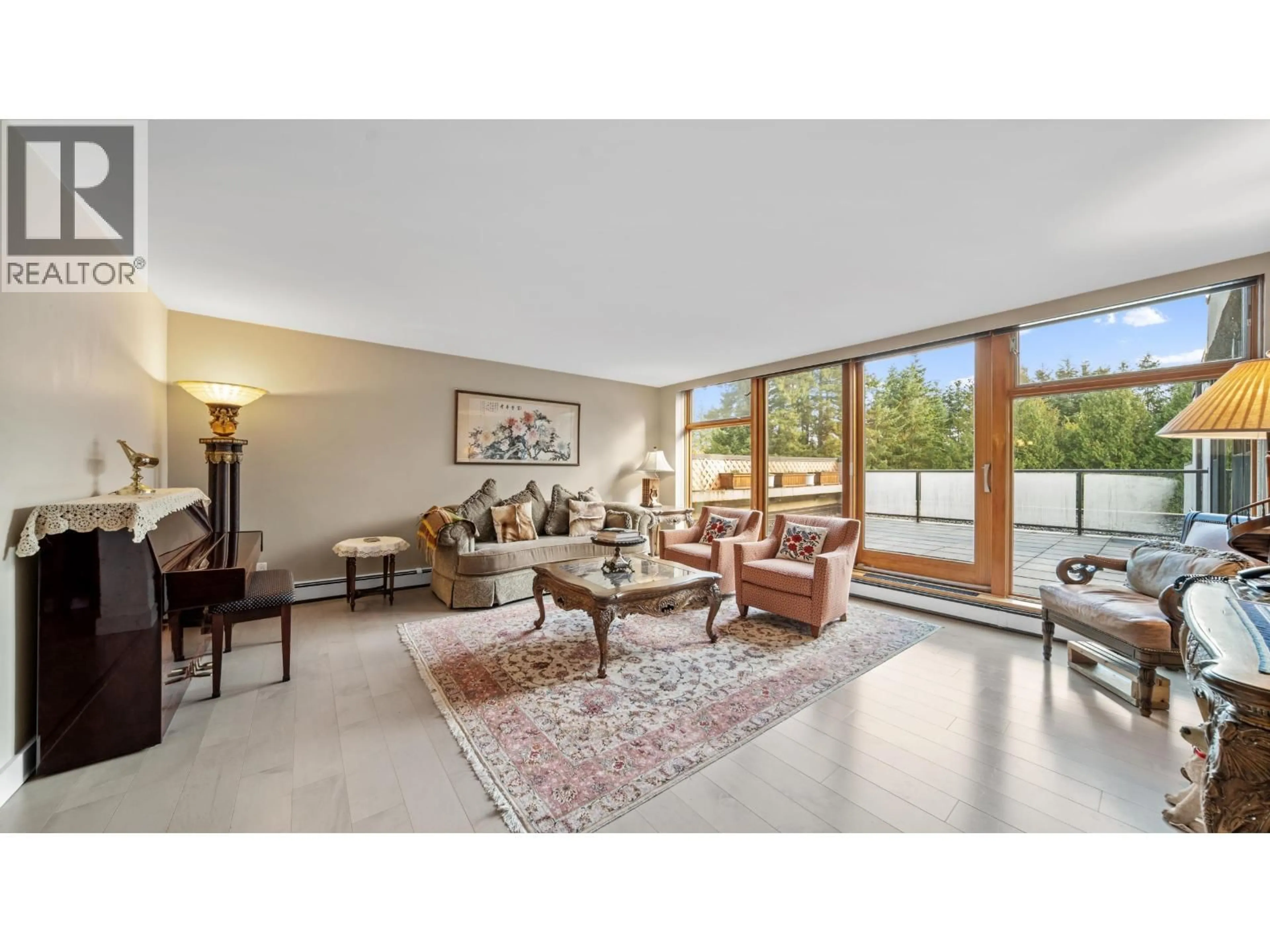 Living room with furniture, ceramic/tile floor for 404 - 4900 CARTIER STREET, Vancouver British Columbia V6M4H2