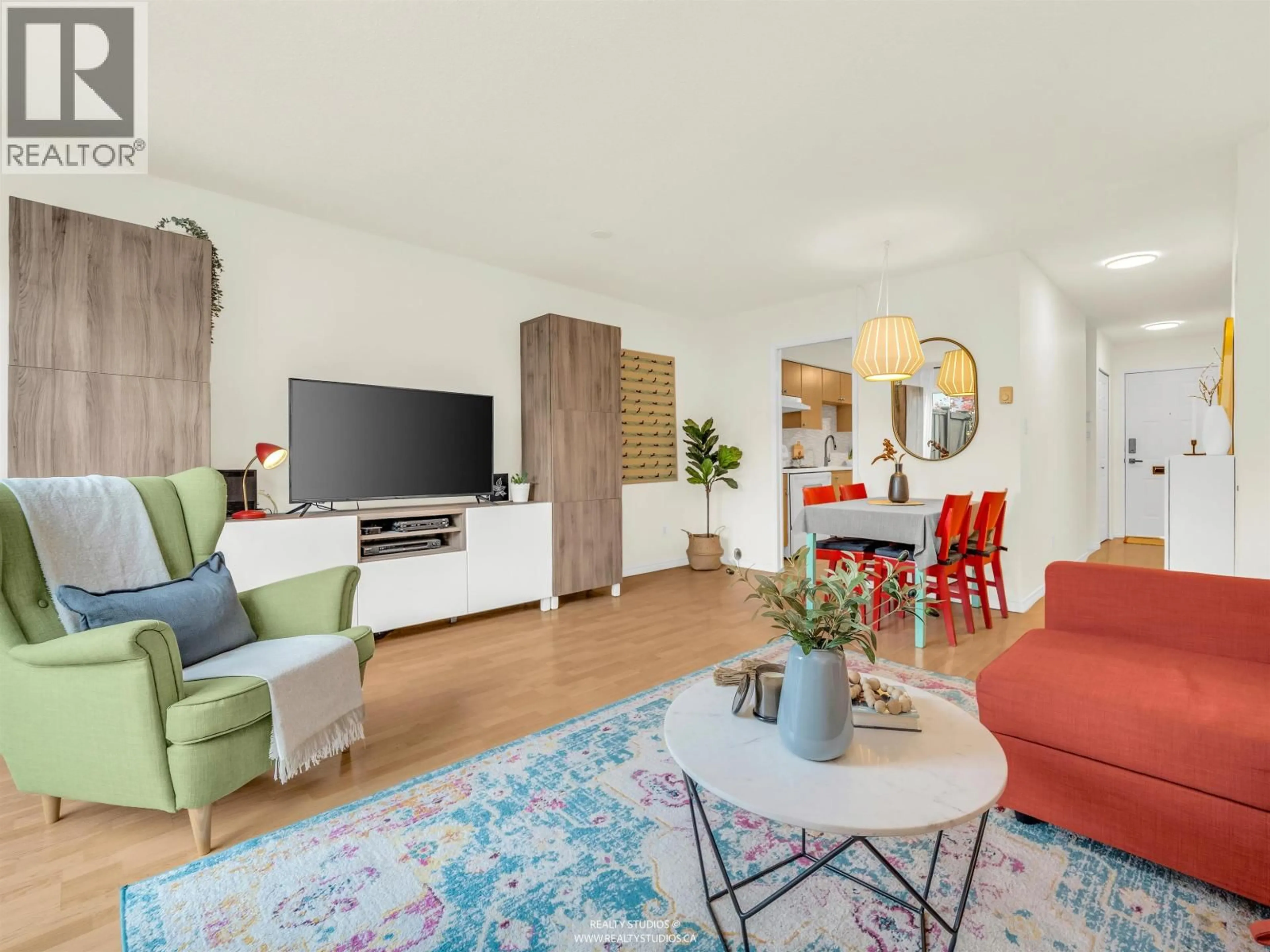 Living room with furniture, unknown for 12 - 1255 15TH AVENUE, Vancouver British Columbia V5T2S7