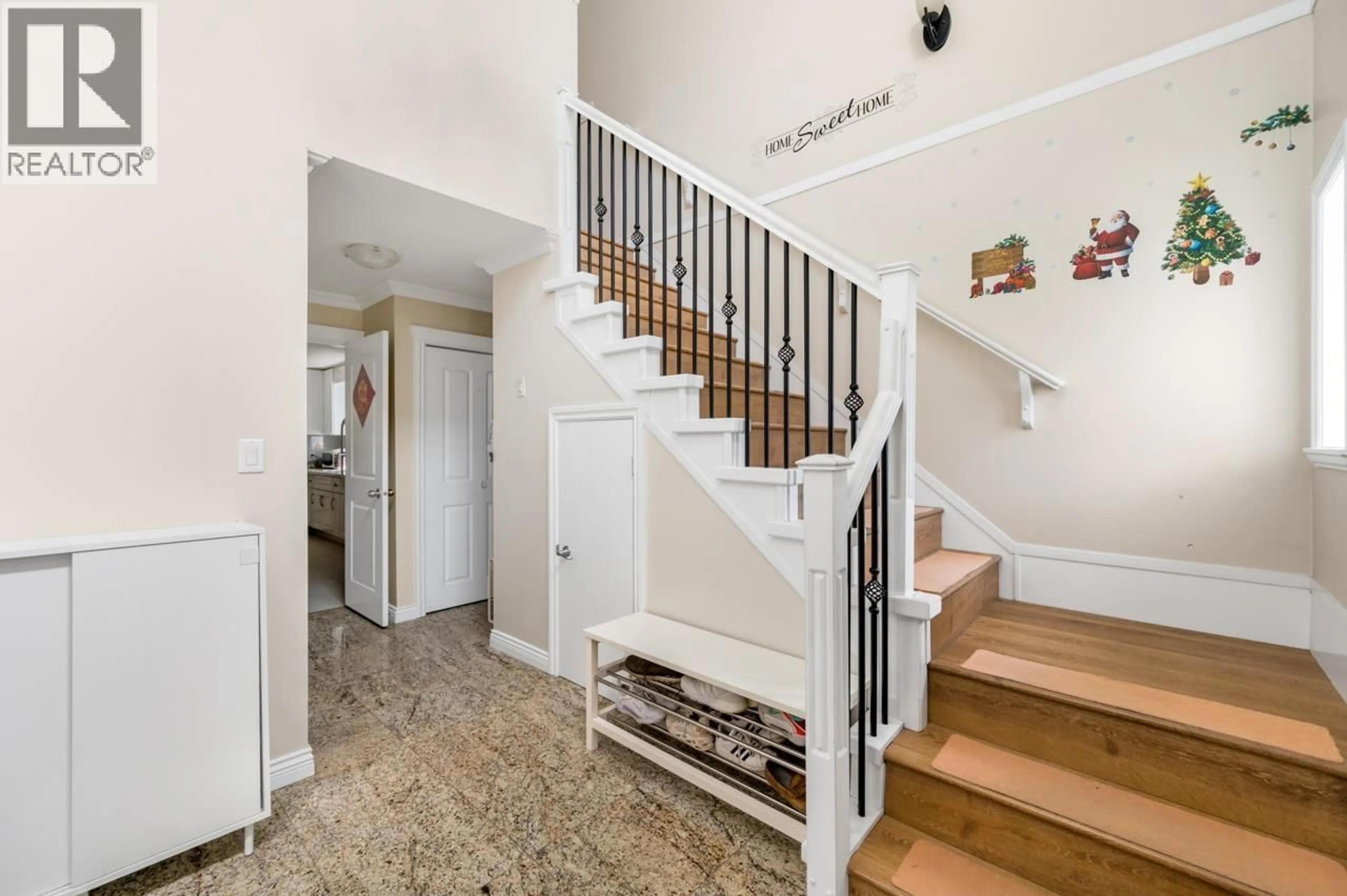 Unknown for 4526 INMAN AVENUE, Burnaby British Columbia V5G2Y1