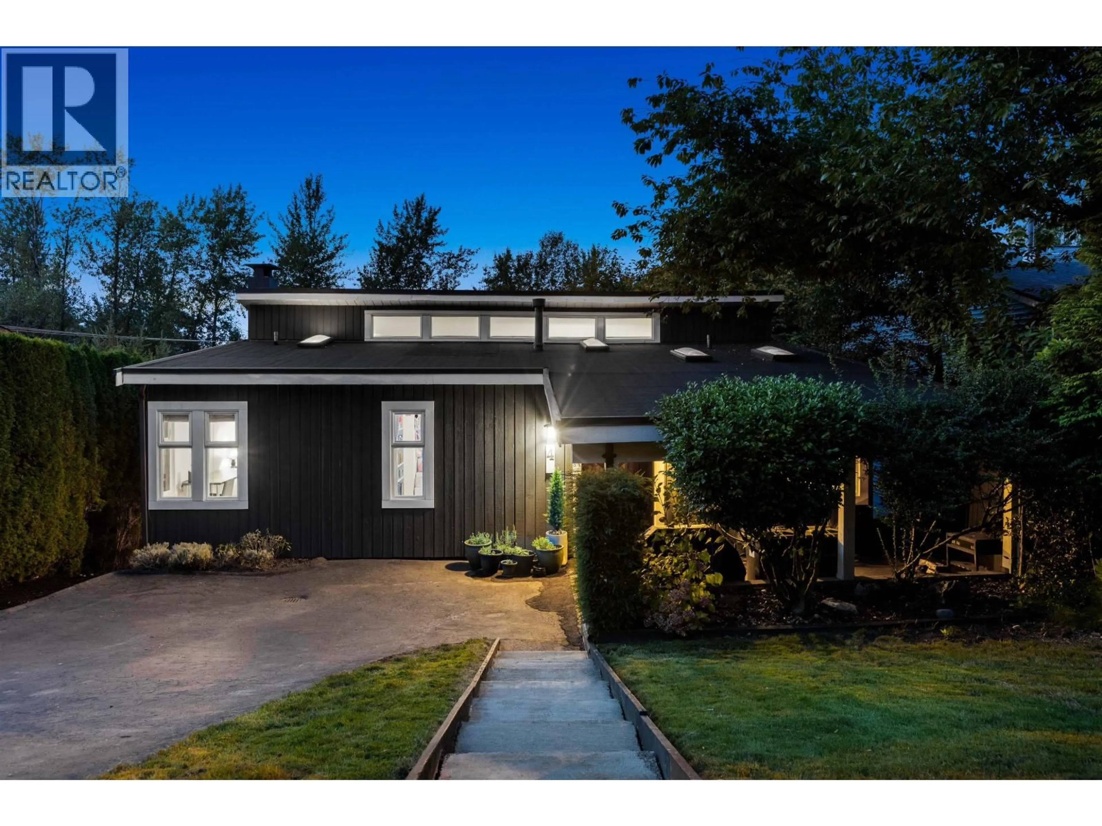 Unknown for 4 NOBLE COURT, Port Moody British Columbia V3H3Z5