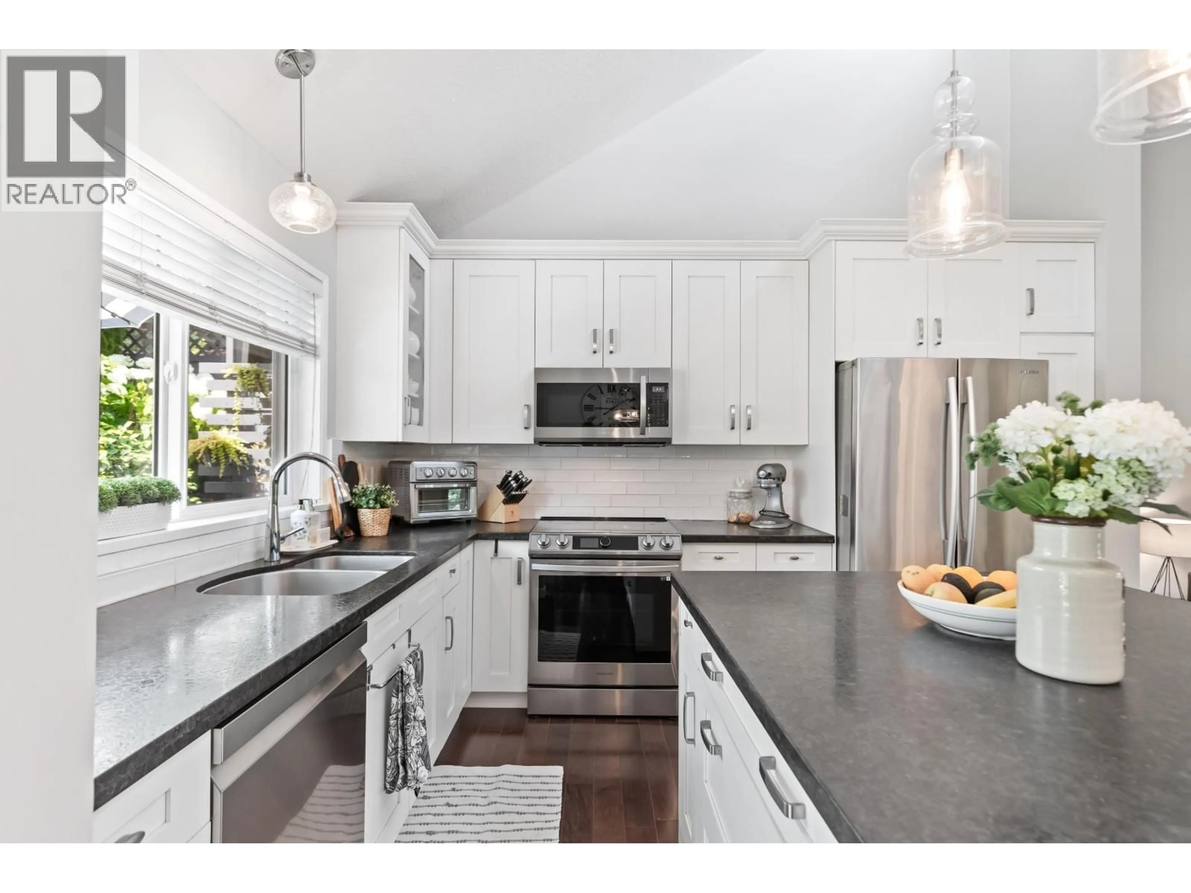 Open concept kitchen, unknown for 472 RIVERVIEW CRESCENT, Coquitlam British Columbia V3C4X9