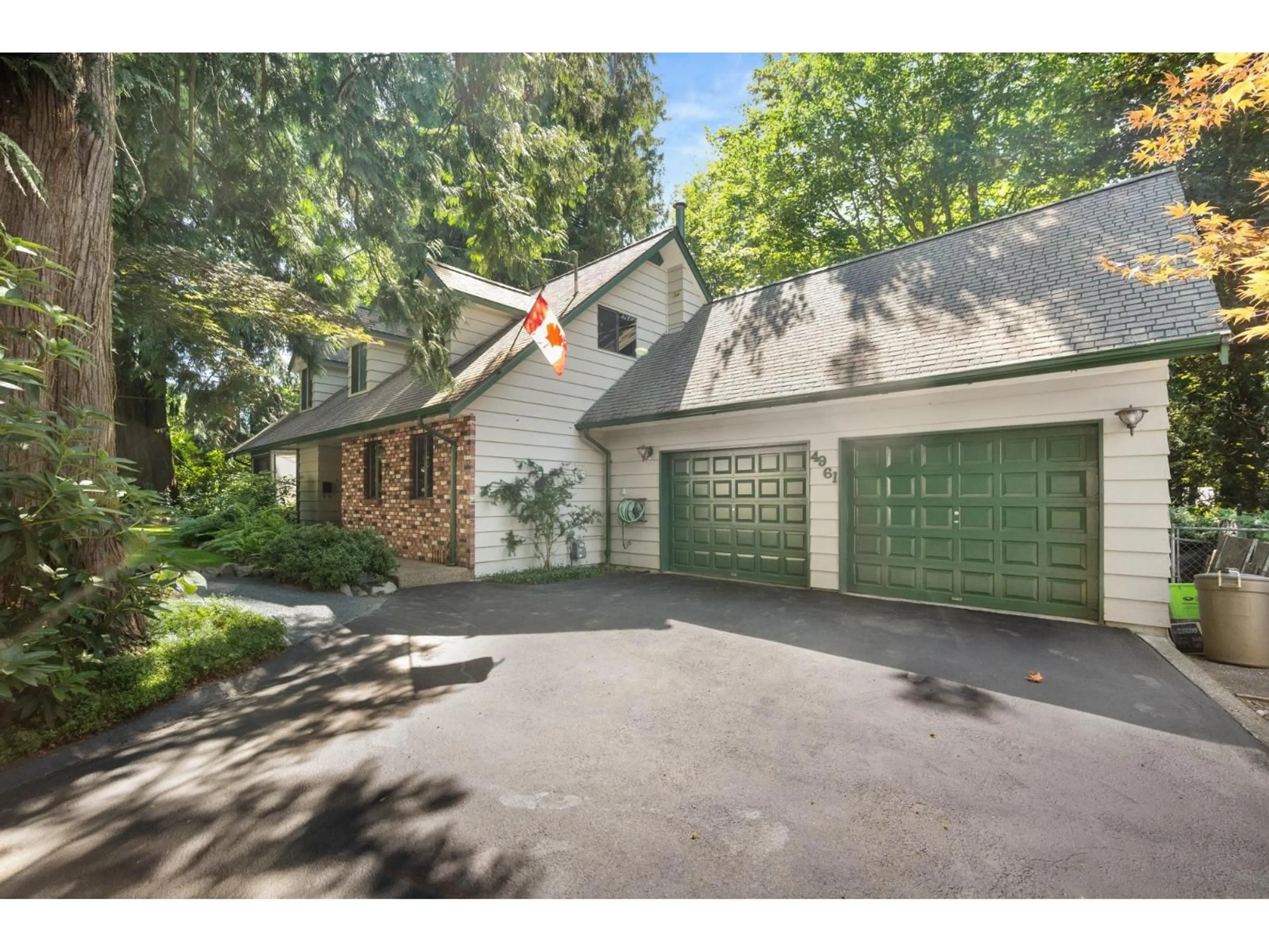 Indoor garage for 4961 202A, Langley British Columbia V3A1T6