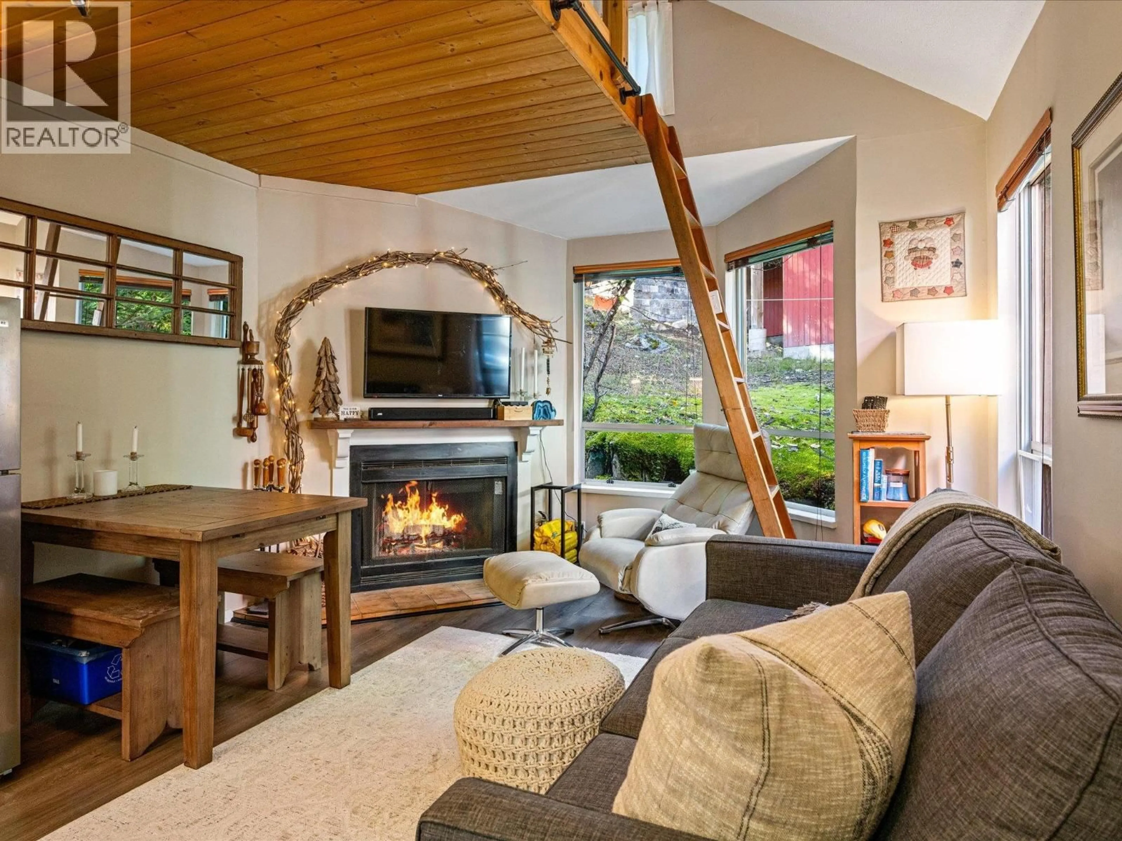 Living room with furniture, unknown for 4 - 2227 SAPPORO DRIVE, Whistler British Columbia V8E0B5