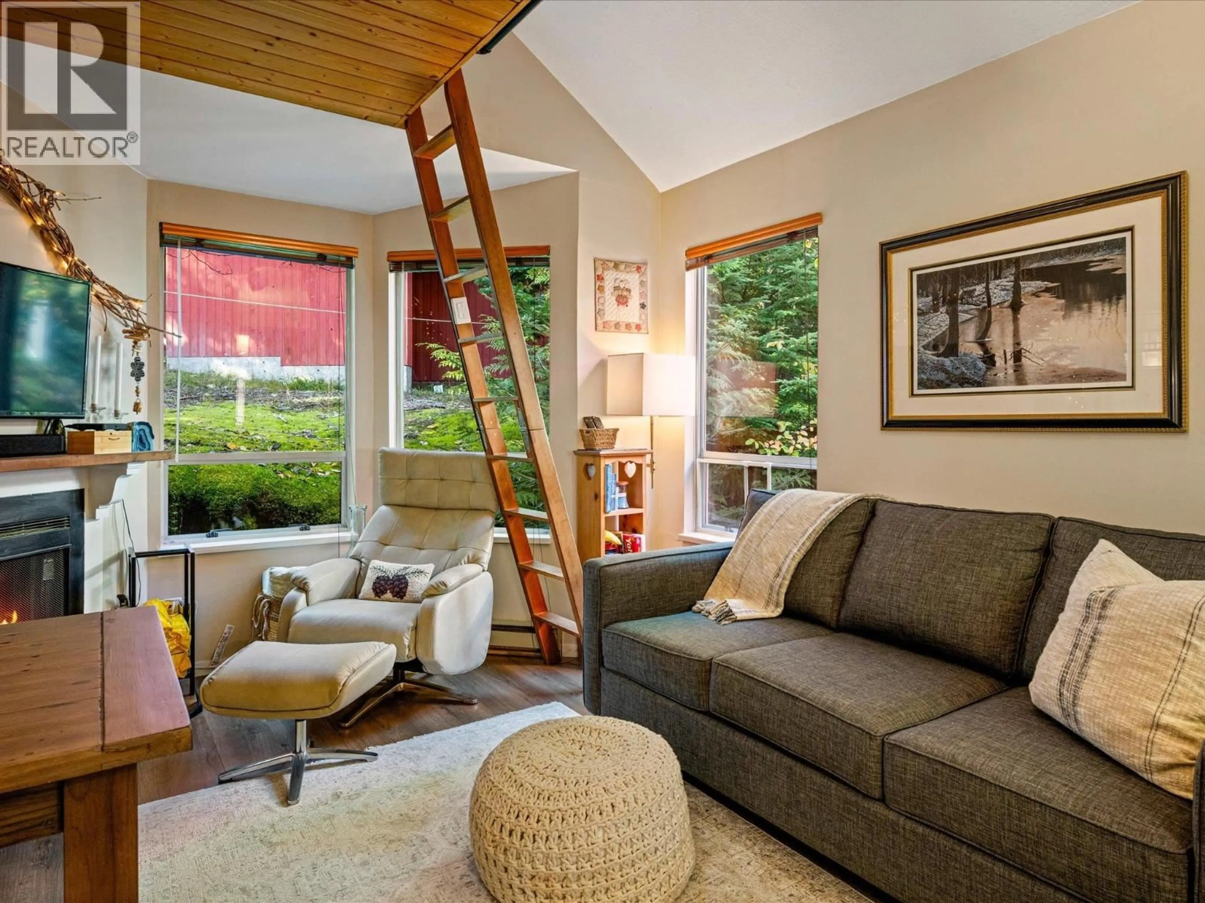 Living room with furniture, unknown for 4 - 2227 SAPPORO DRIVE, Whistler British Columbia V8E0B5