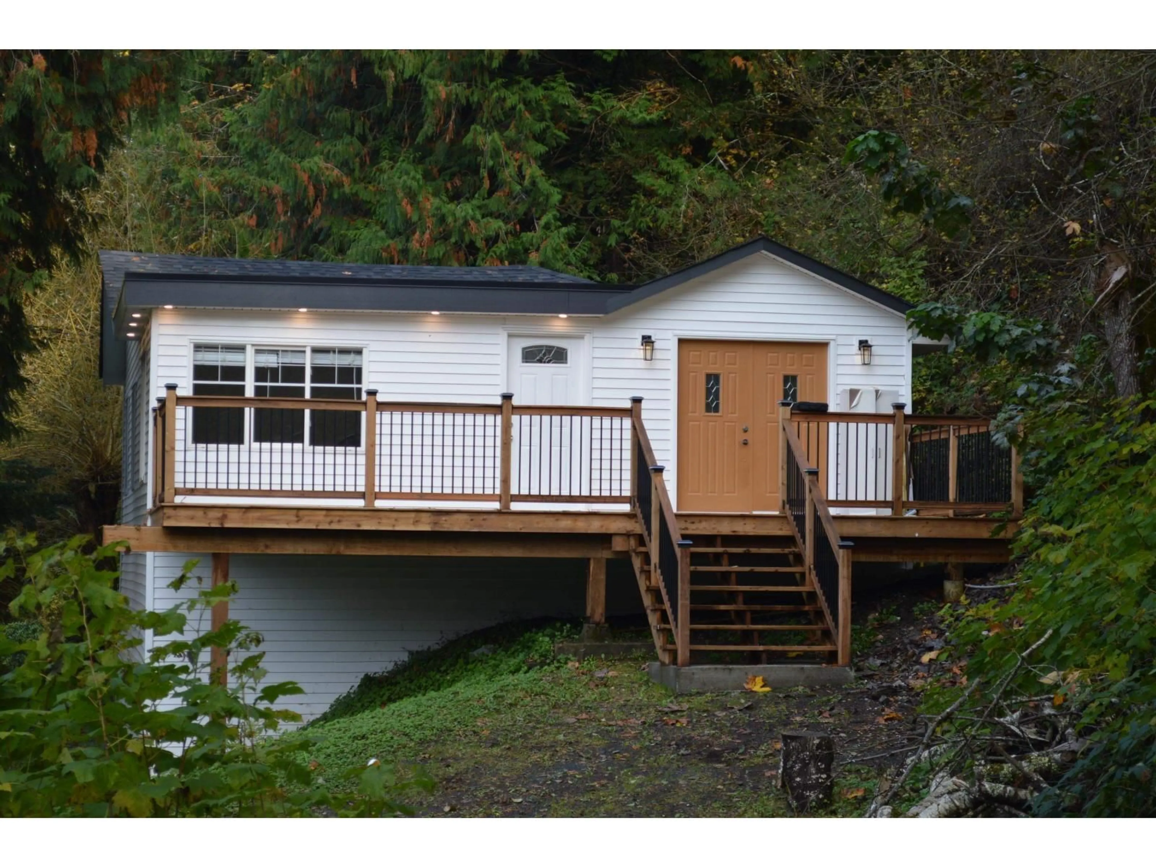 Home with vinyl exterior material, street for 45992 GURNEY ROAD, Cultus Lake British Columbia V2R5A8