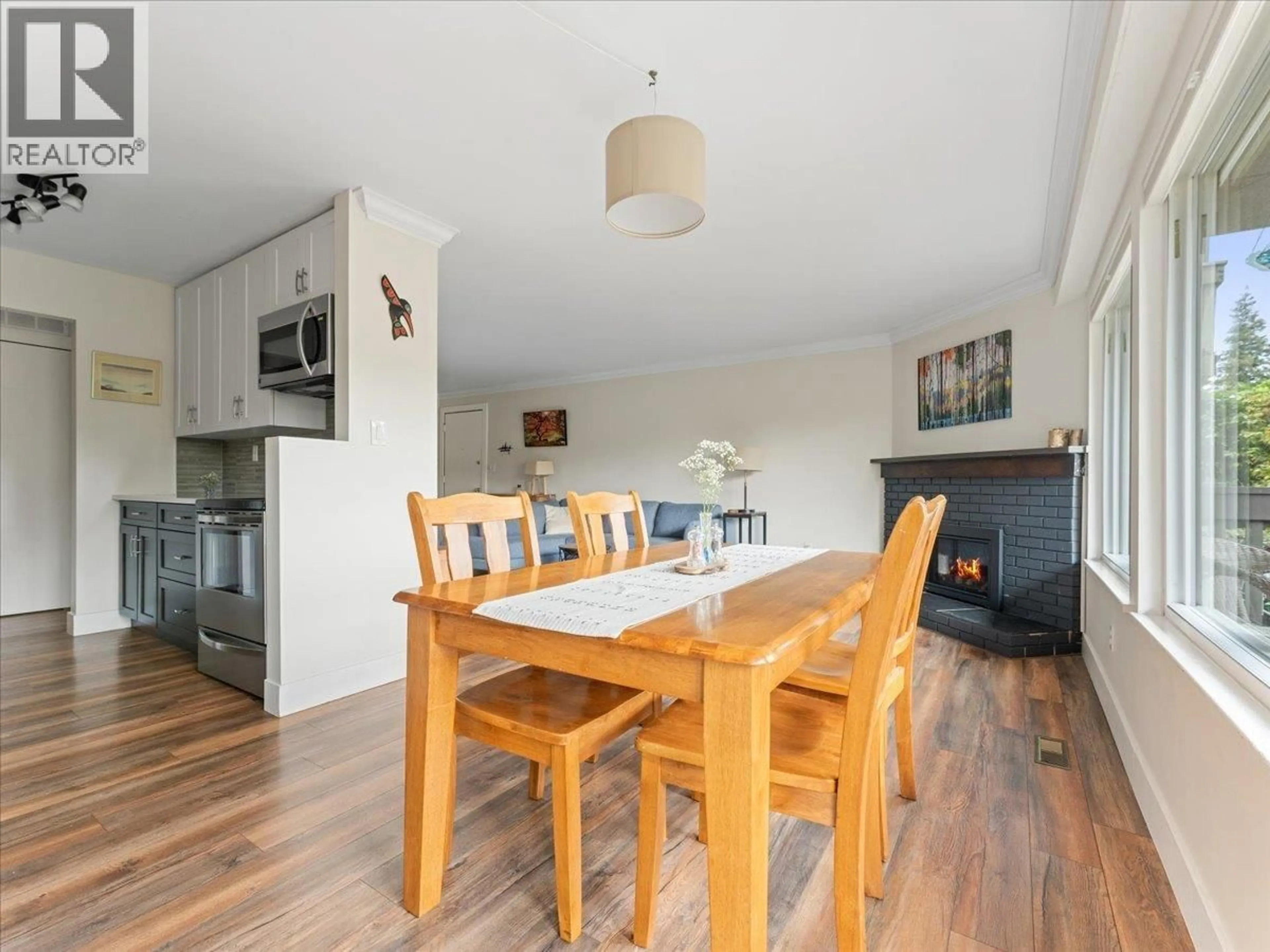 Dining room, wood/laminate floor for 1019 OLD LILLOOET ROAD, North Vancouver British Columbia V7J3H6