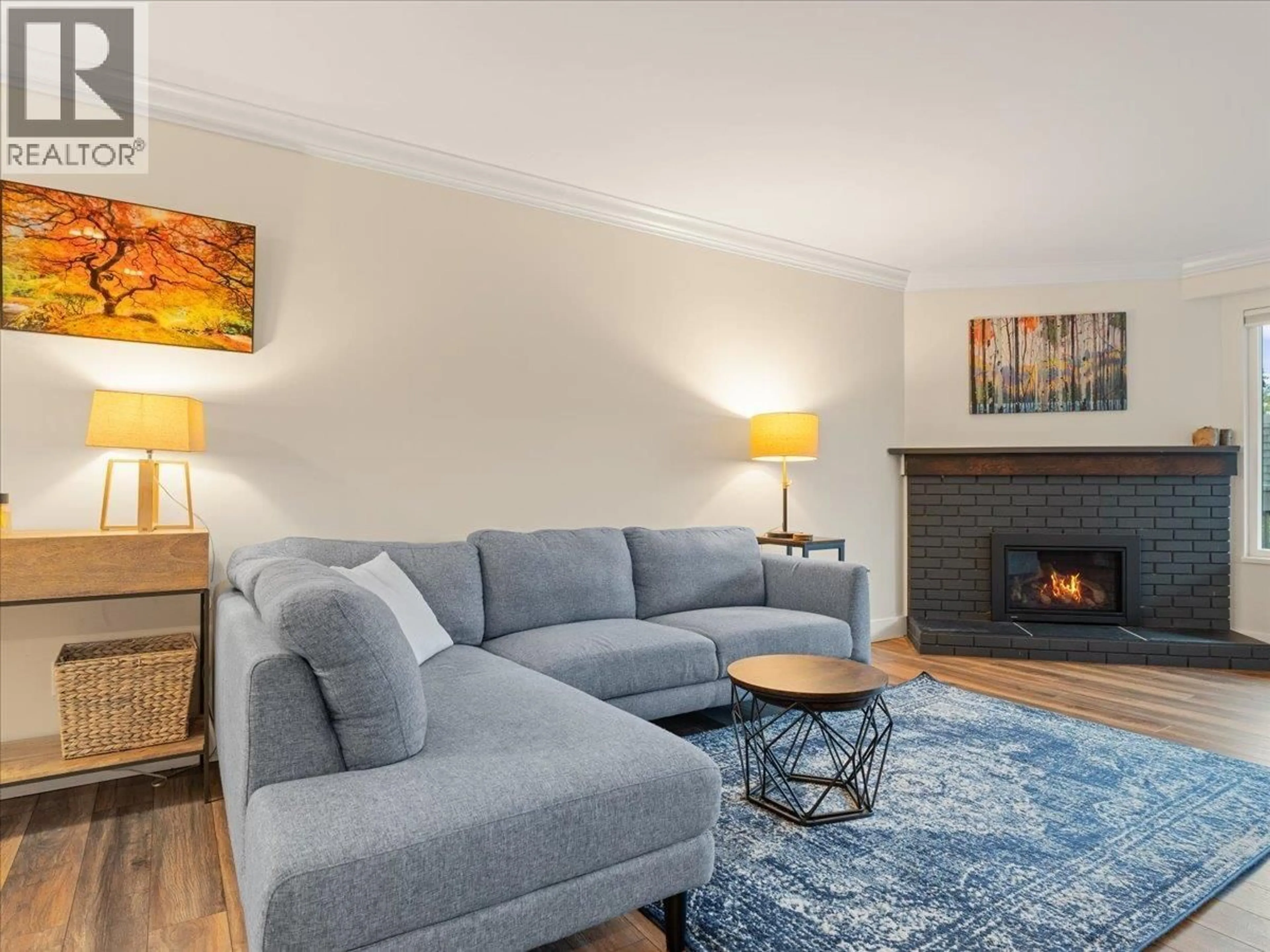 Living room with furniture, unknown for 1019 OLD LILLOOET ROAD, North Vancouver British Columbia V7J3H6