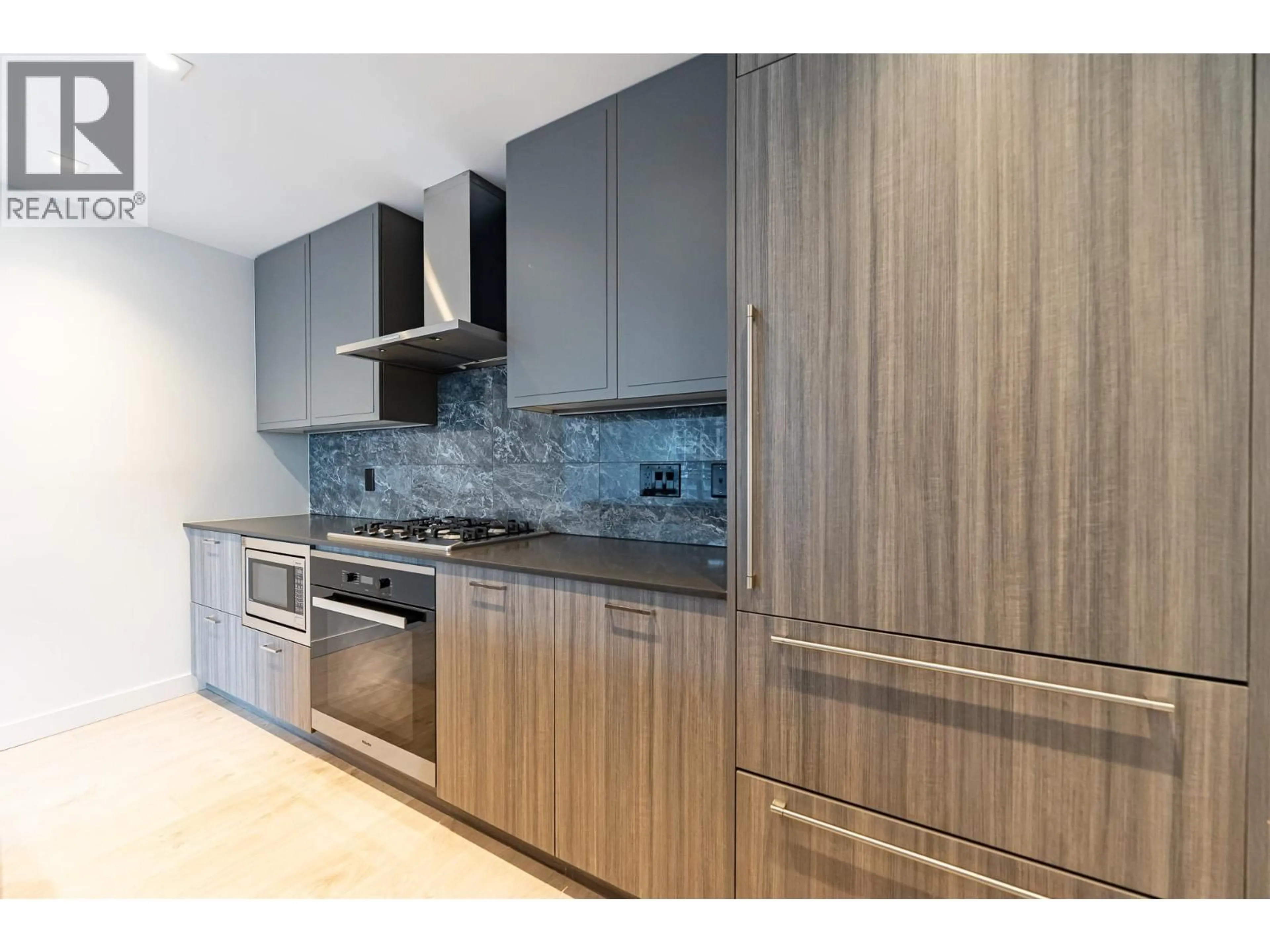 Contemporary kitchen, wood/laminate floor for 1004 - 2288 ALPHA AVENUE, Burnaby British Columbia V5C0L9