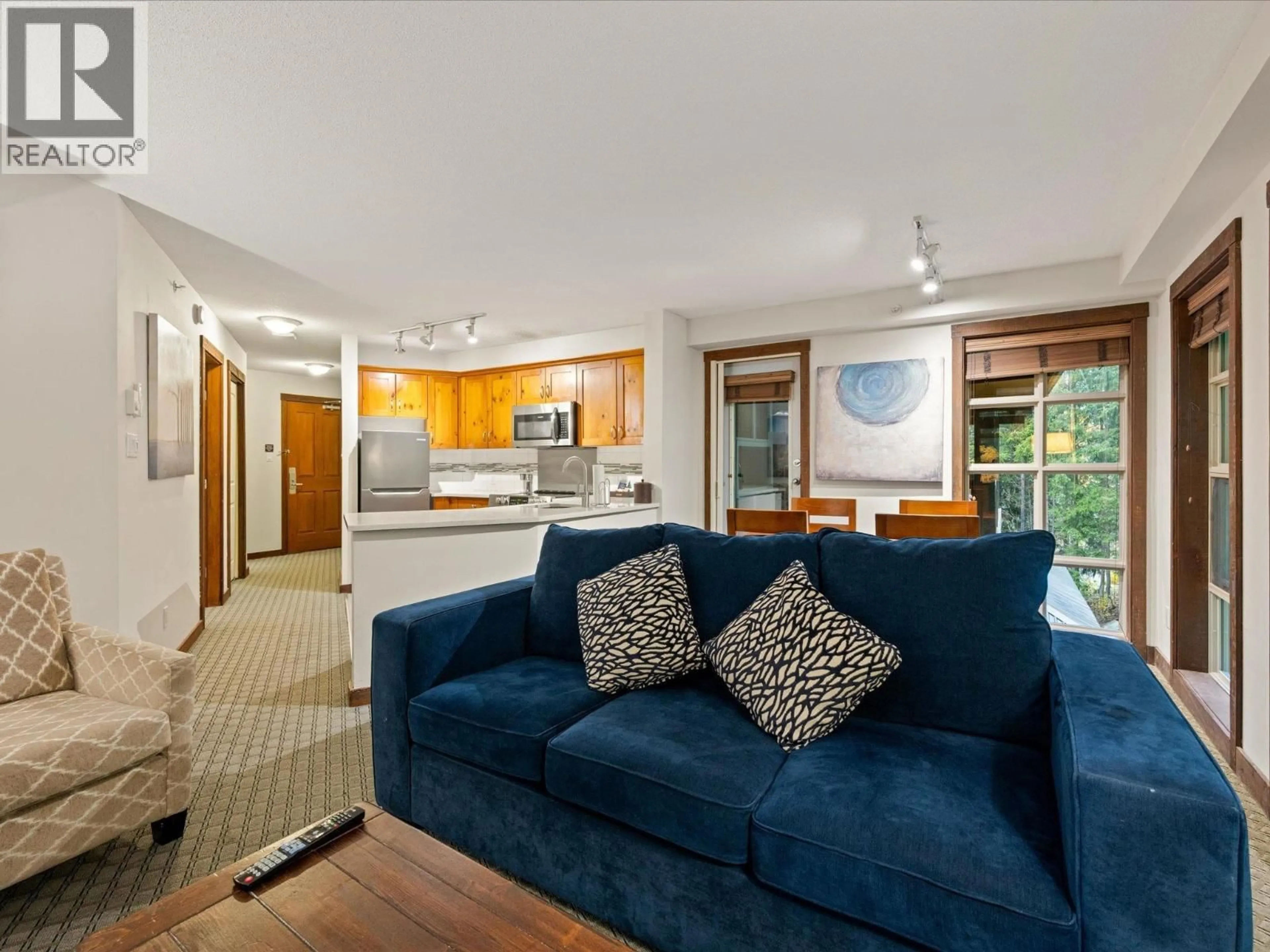 Living room with furniture, unknown for 621 - 4899 PAINTED CLIFF ROAD, Whistler British Columbia V8E1E2