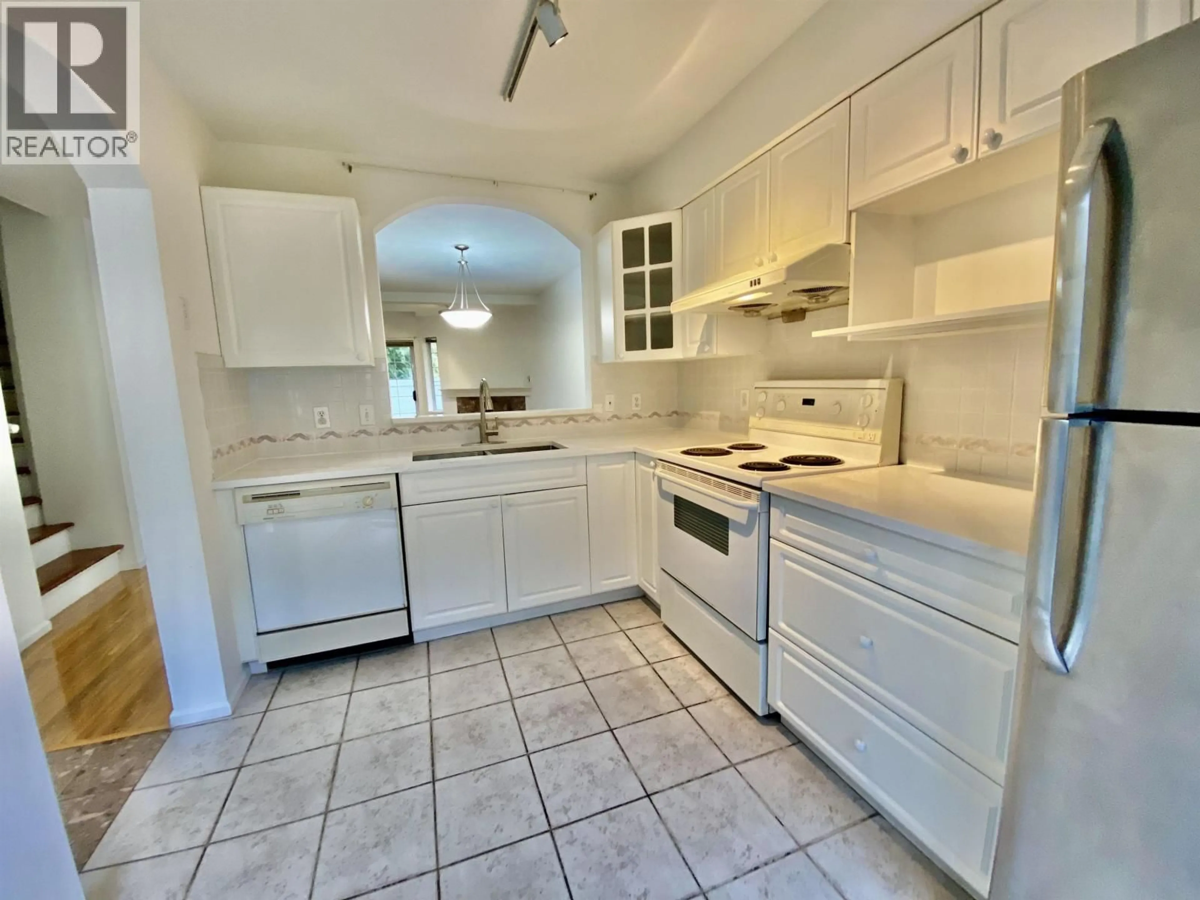 Standard kitchen, ceramic/tile floor for 30 - 7128 18TH AVENUE, Burnaby British Columbia V3N1H1