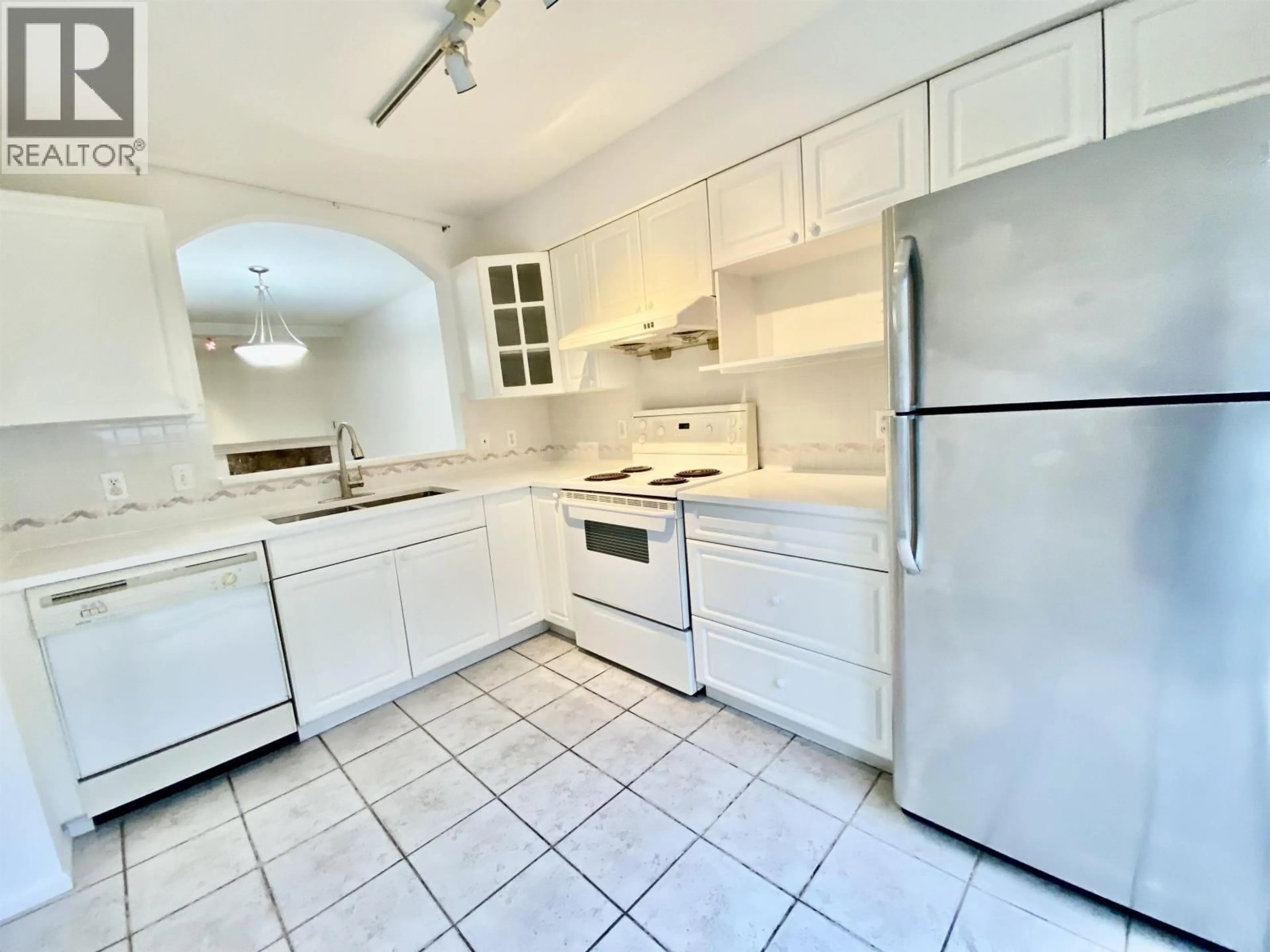 Standard kitchen, ceramic/tile floor for 30 - 7128 18TH AVENUE, Burnaby British Columbia V3N1H1