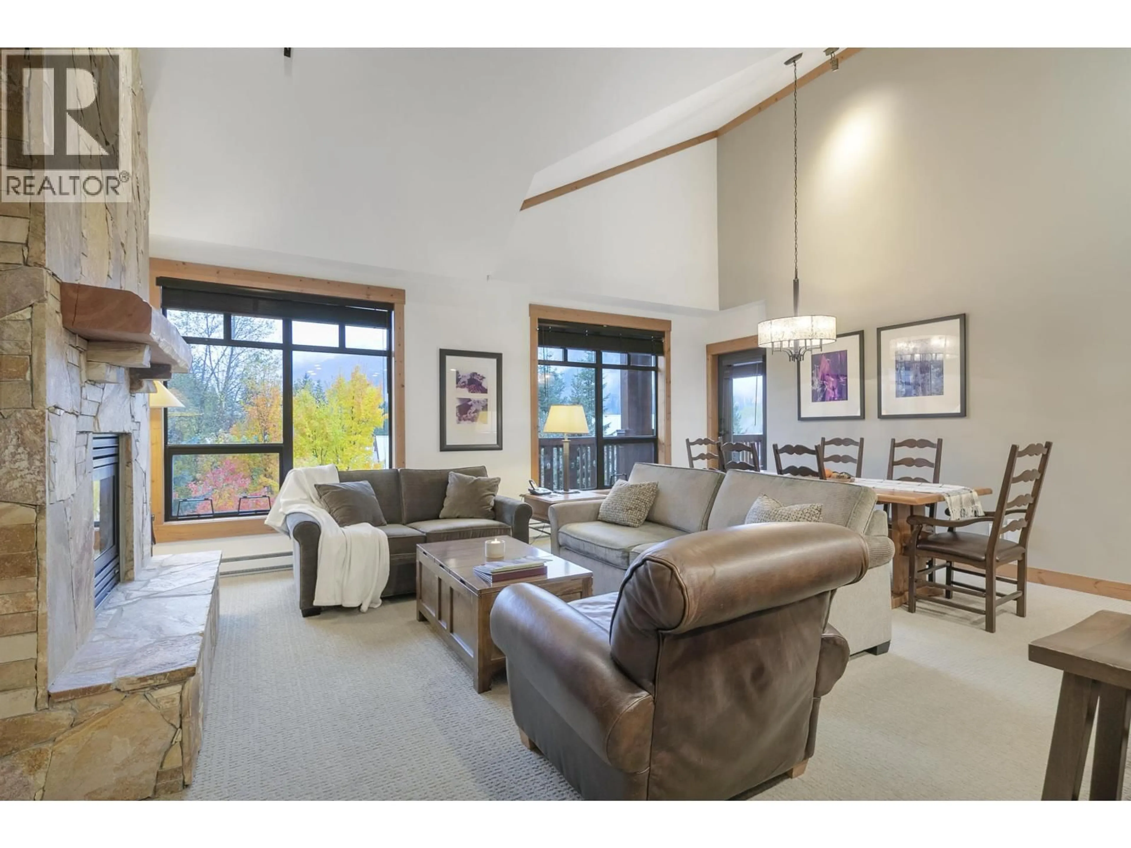 Living room with furniture, unknown for 401 - 2202 GONDOLA WAY, Whistler British Columbia V8E0M7