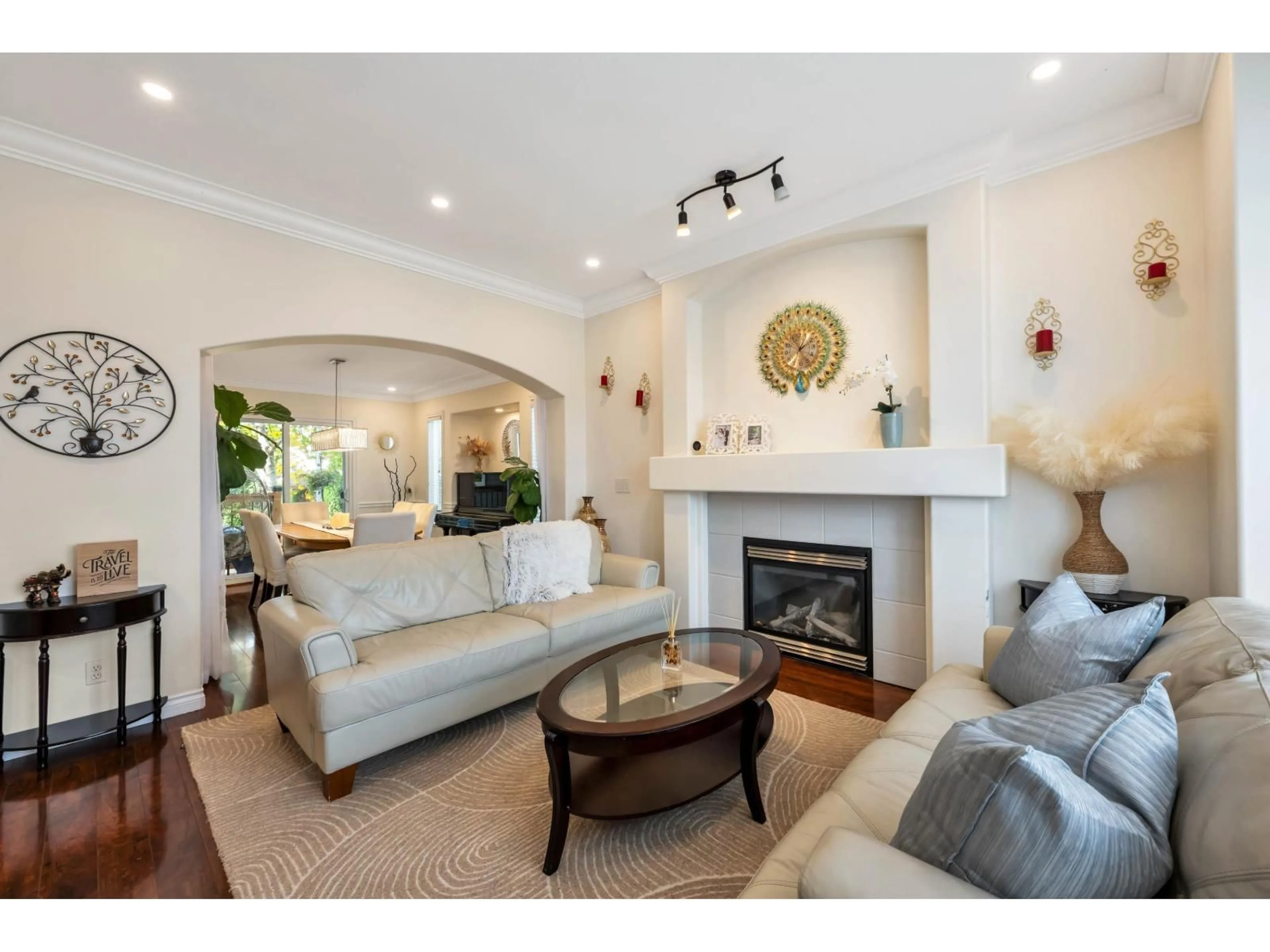 Living room with furniture, unknown for 6185 167A, Surrey British Columbia V3S9L1