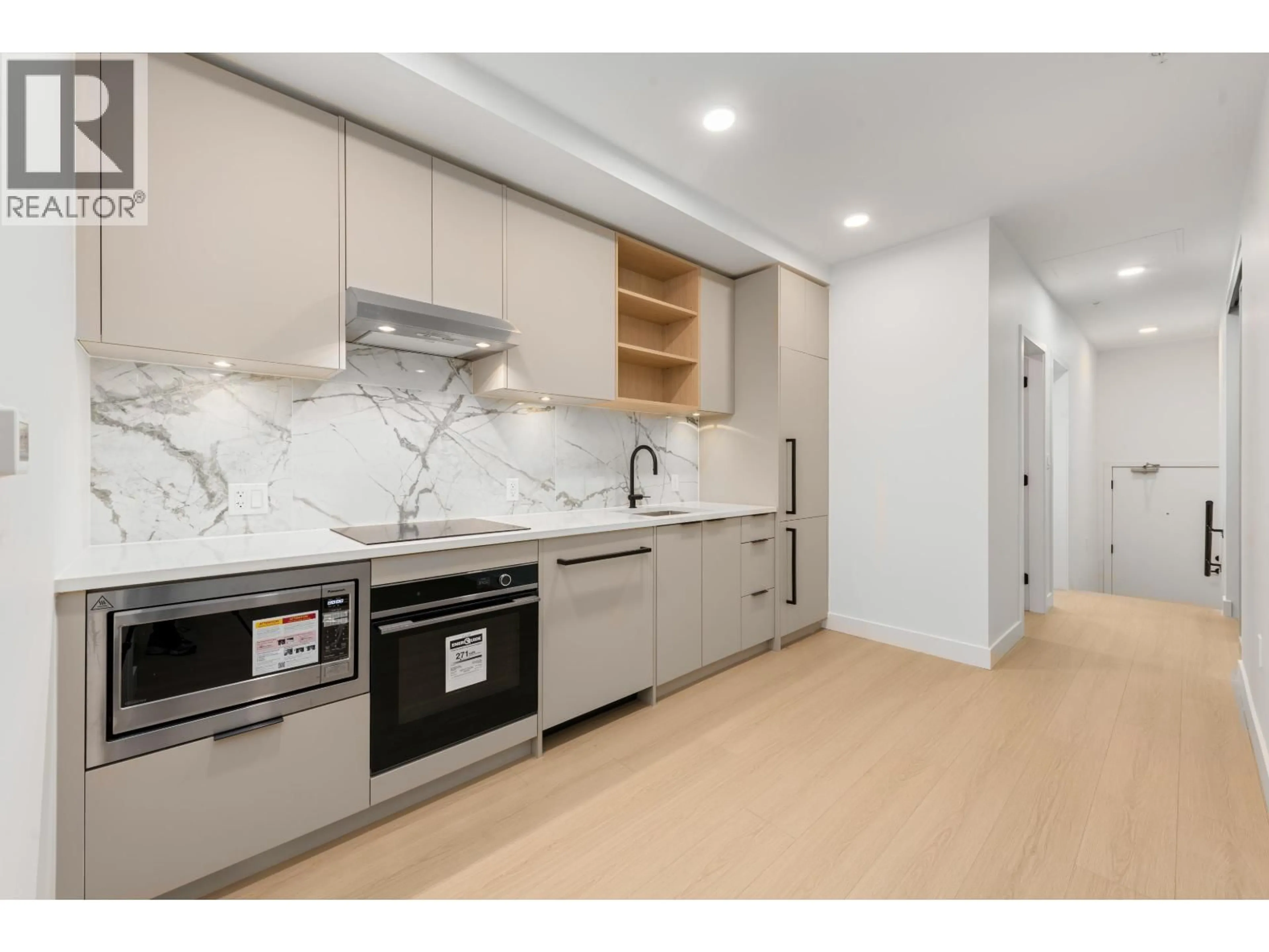 Open concept kitchen, unknown for 117 - 422 3RD STREET, North Vancouver British Columbia V7L0K1