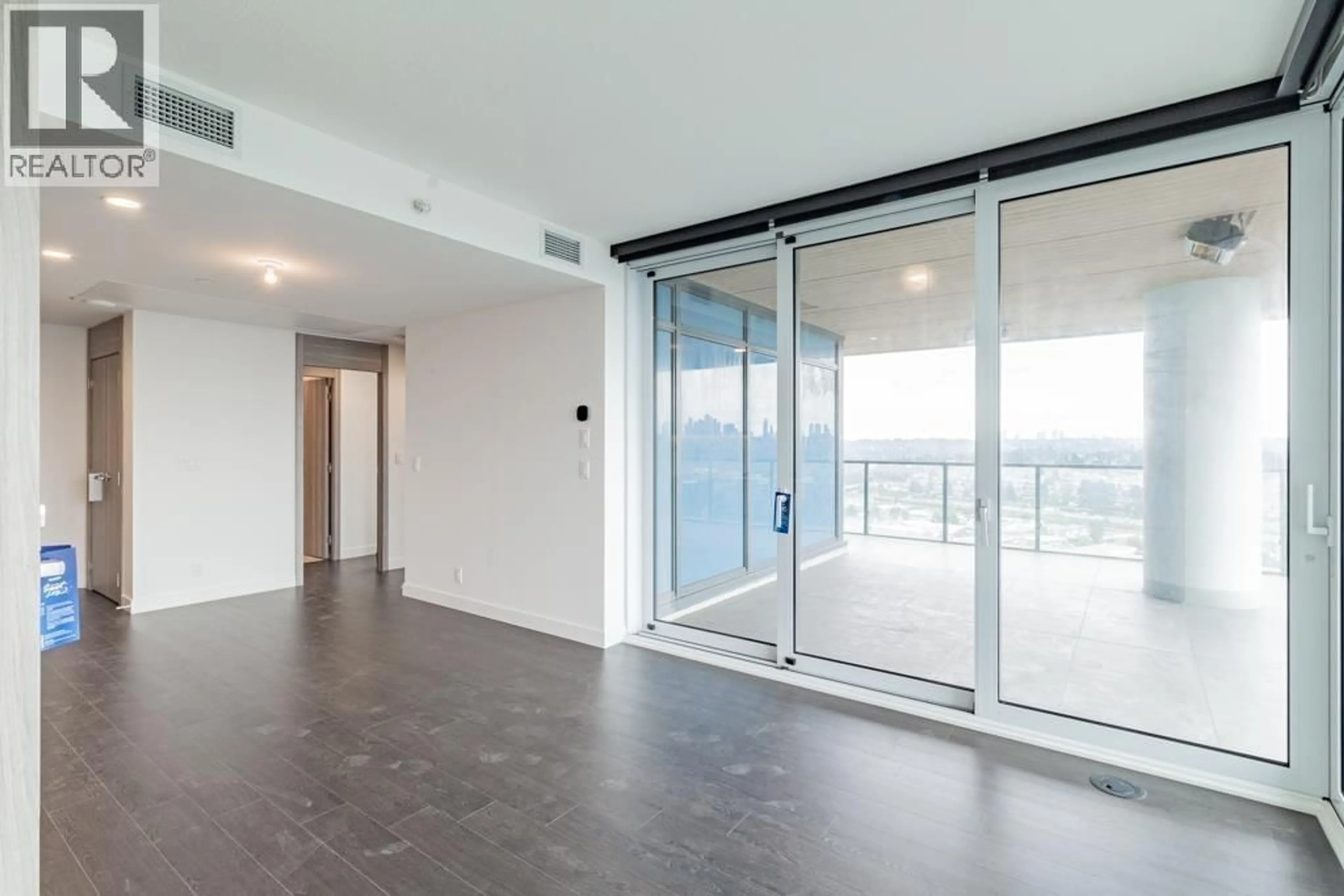 Indoor foyer for 2409 - 4880 LOUGHEED HIGHWAY, Burnaby British Columbia V5C0N1