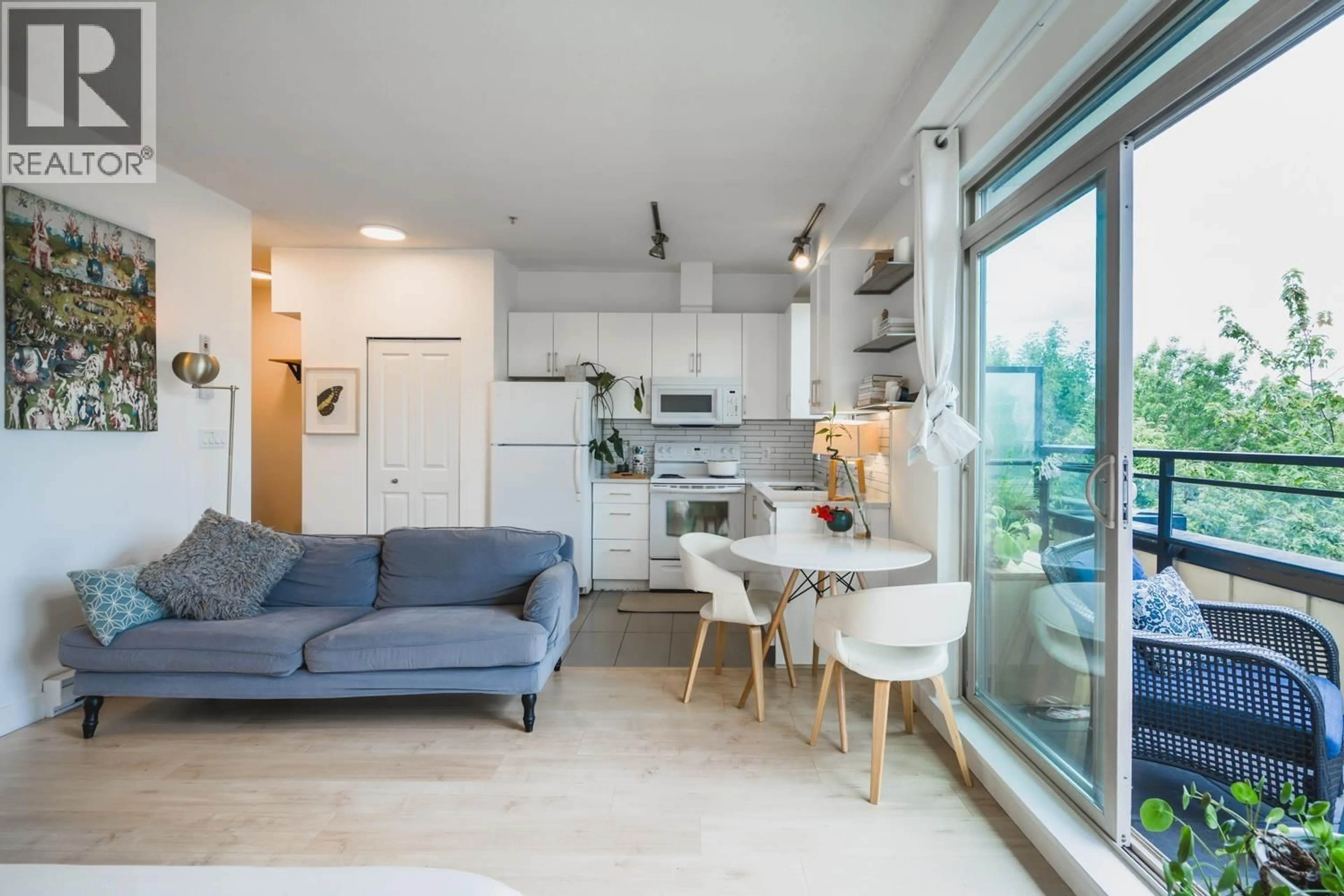 Living room with furniture, unknown for PH1 - 688 17TH AVENUE, Vancouver British Columbia V5V0A8