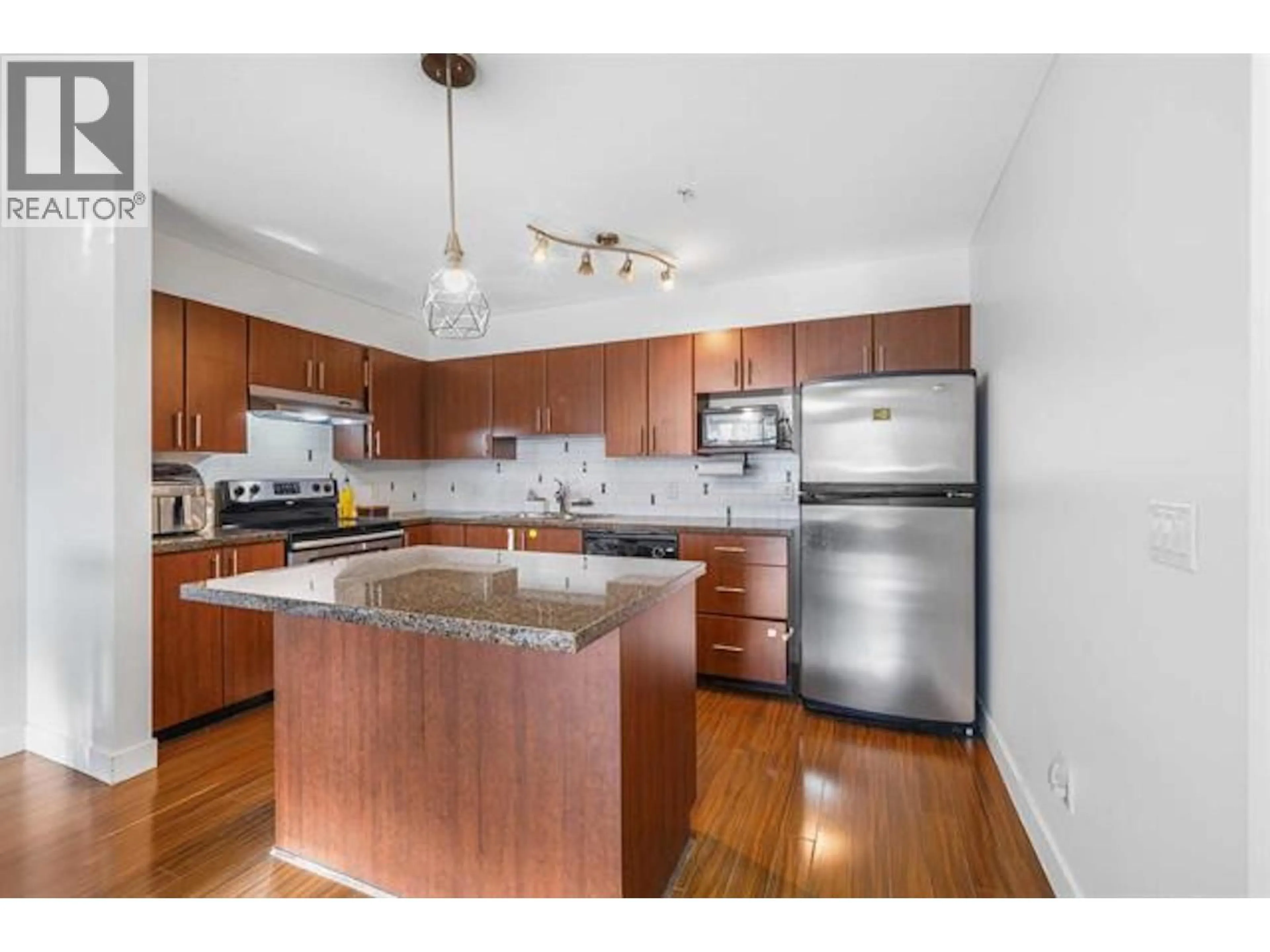 Standard kitchen, wood/laminate floor for 204 - 12075 228 STREET, Maple Ridge British Columbia V2X6M2