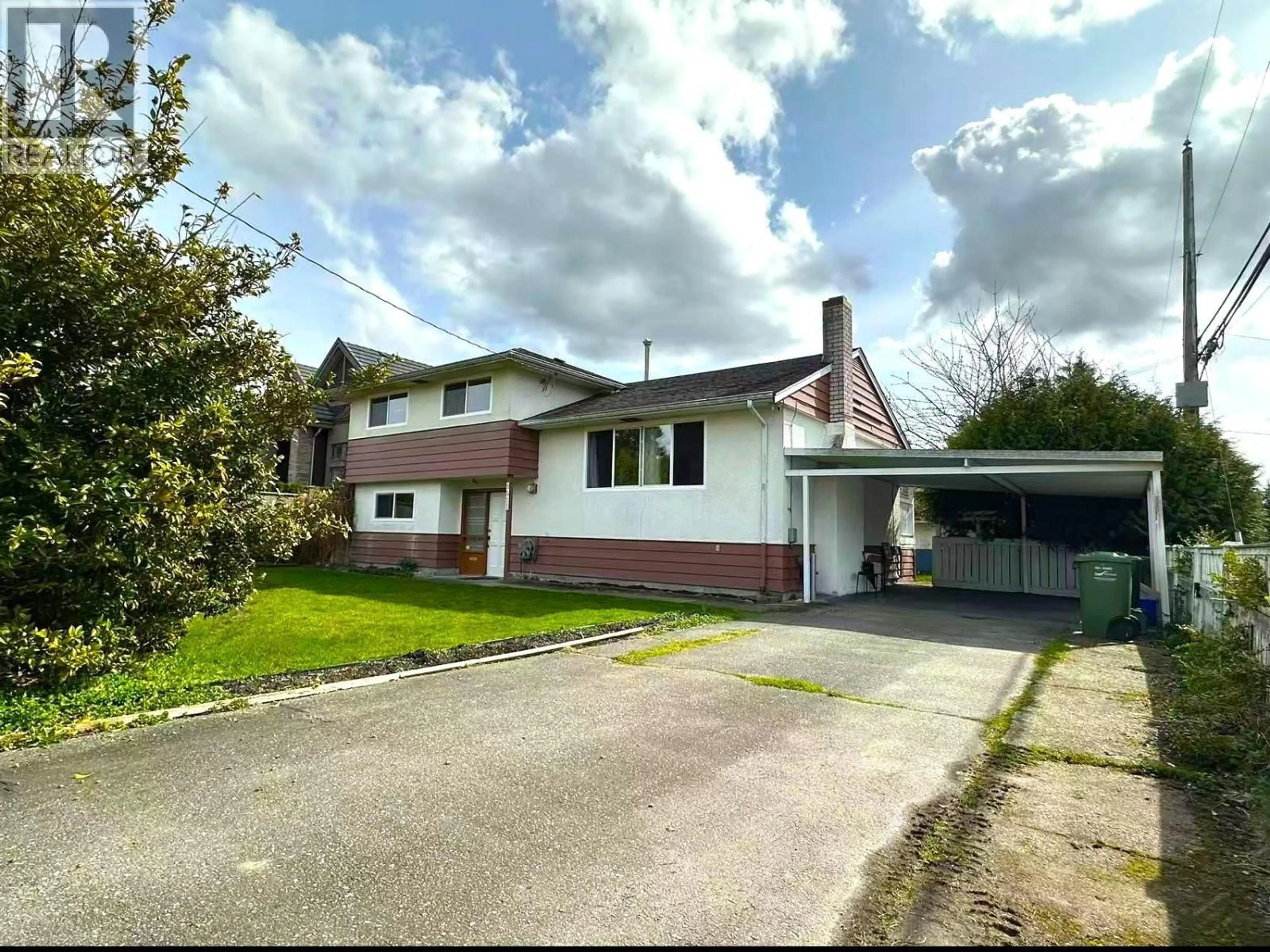 A pic from outside/outdoor area/front of a property/back of a property/a pic from drone, street for 9511 PINEWELL CRESCENT, Richmond British Columbia V7A2C7