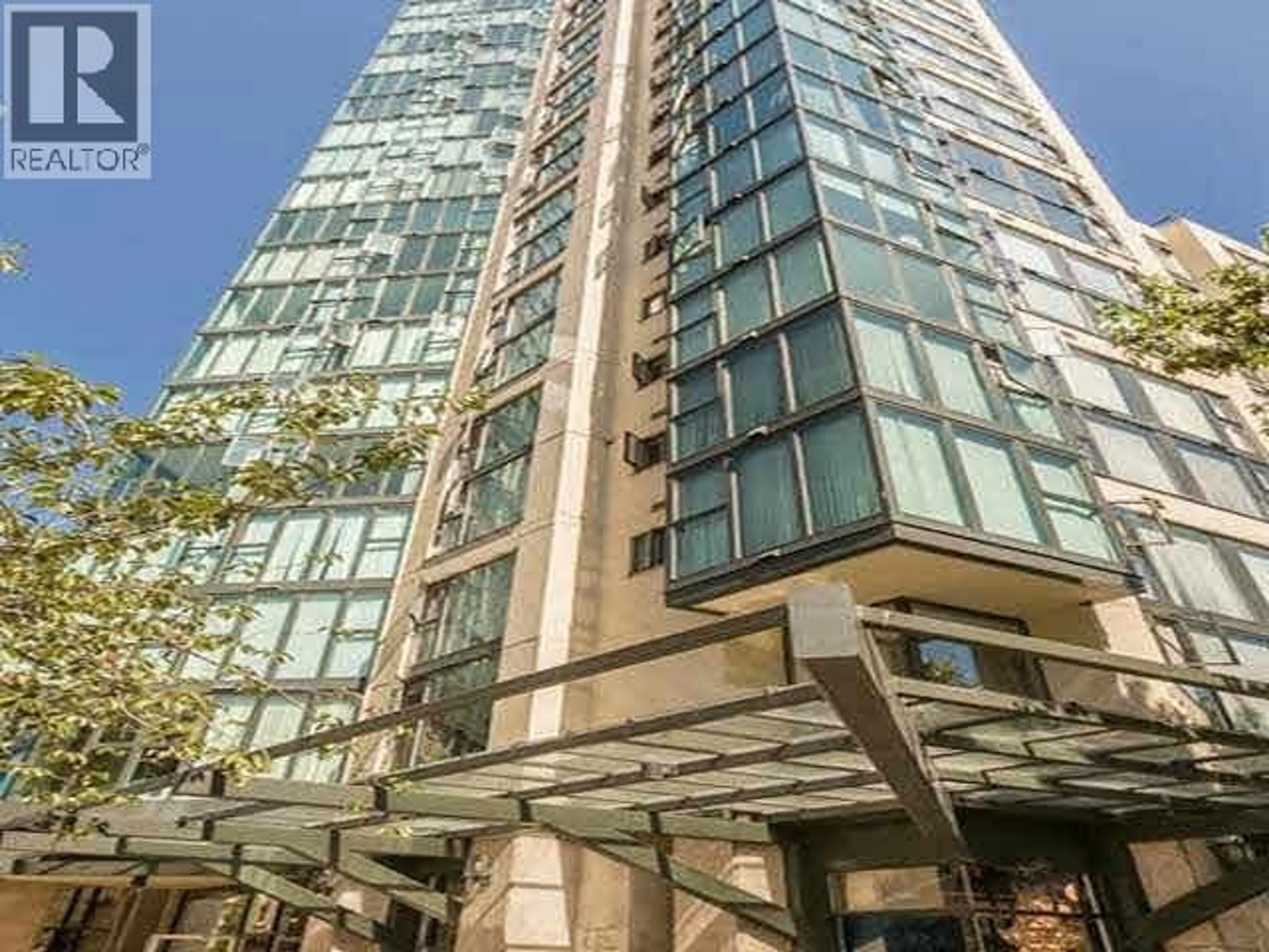Indoor foyer for 905 - 1155 HOMER STREET, Vancouver British Columbia V6B5T5