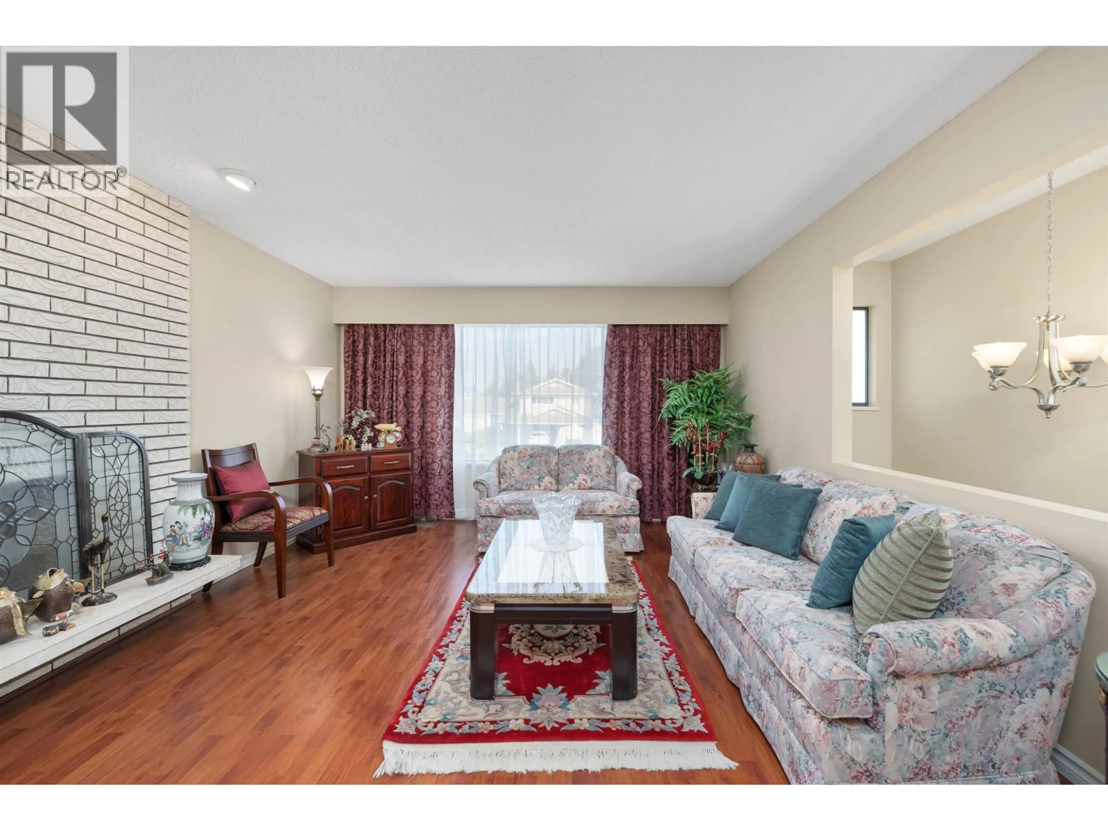 Living room with furniture, unknown for 8680 DEMOREST DRIVE, Richmond British Columbia V7A4M1