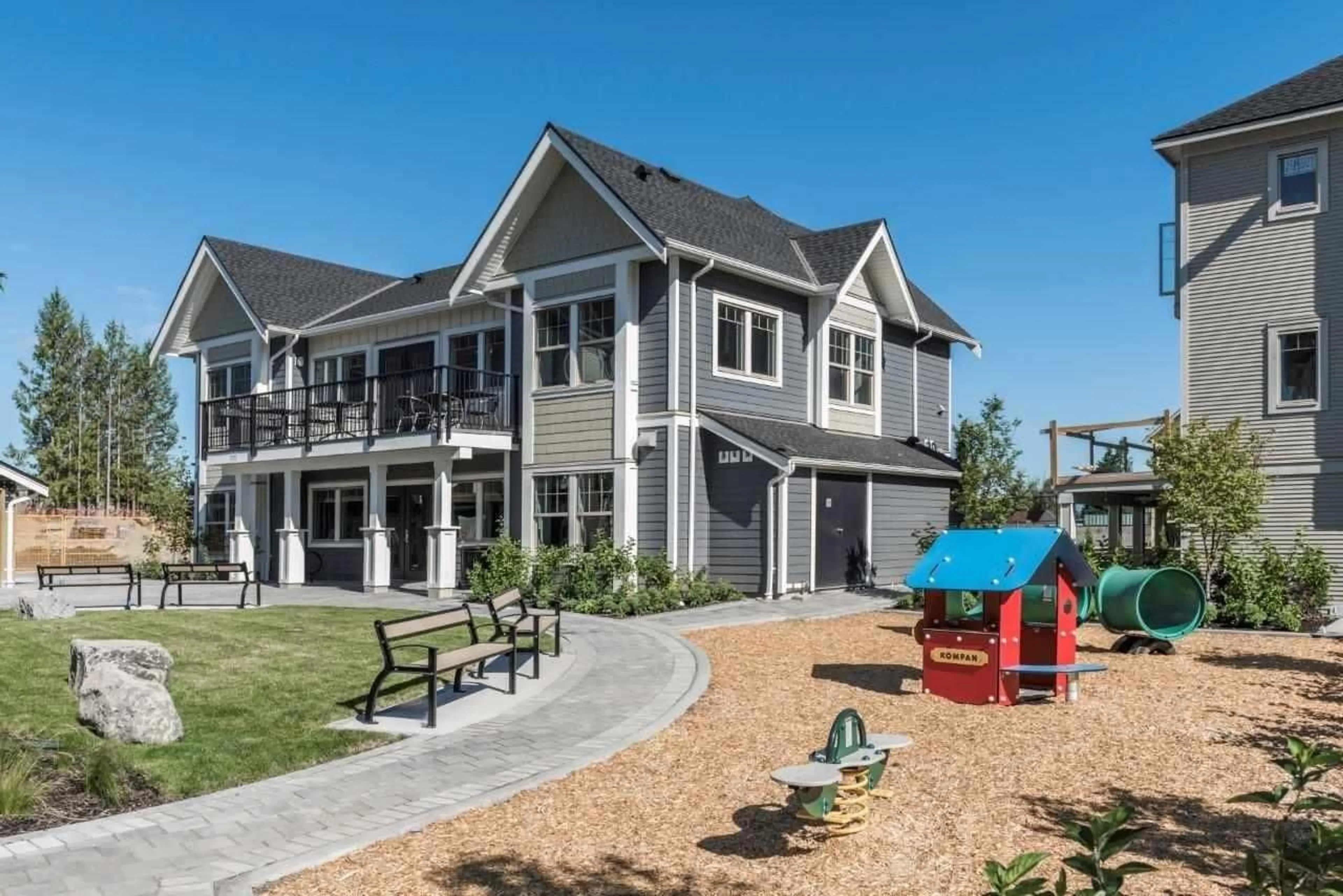 Home with vinyl exterior material, street for 13 - 2796 ALLWOOD, Abbotsford British Columbia V2T0J4