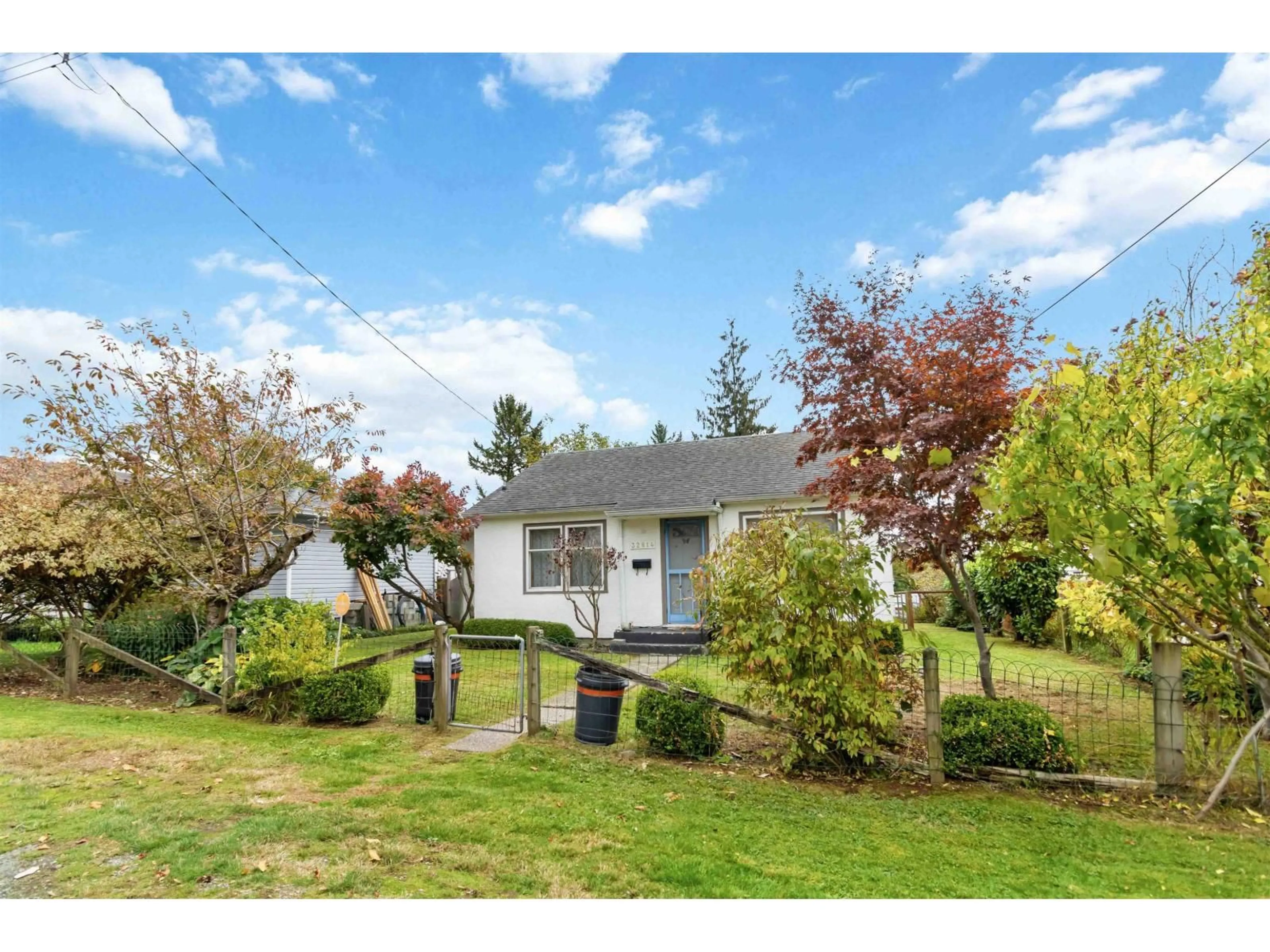 A pic from outside/outdoor area/front of a property/back of a property/a pic from drone, street for 32814 4TH, Mission British Columbia V2V1R6