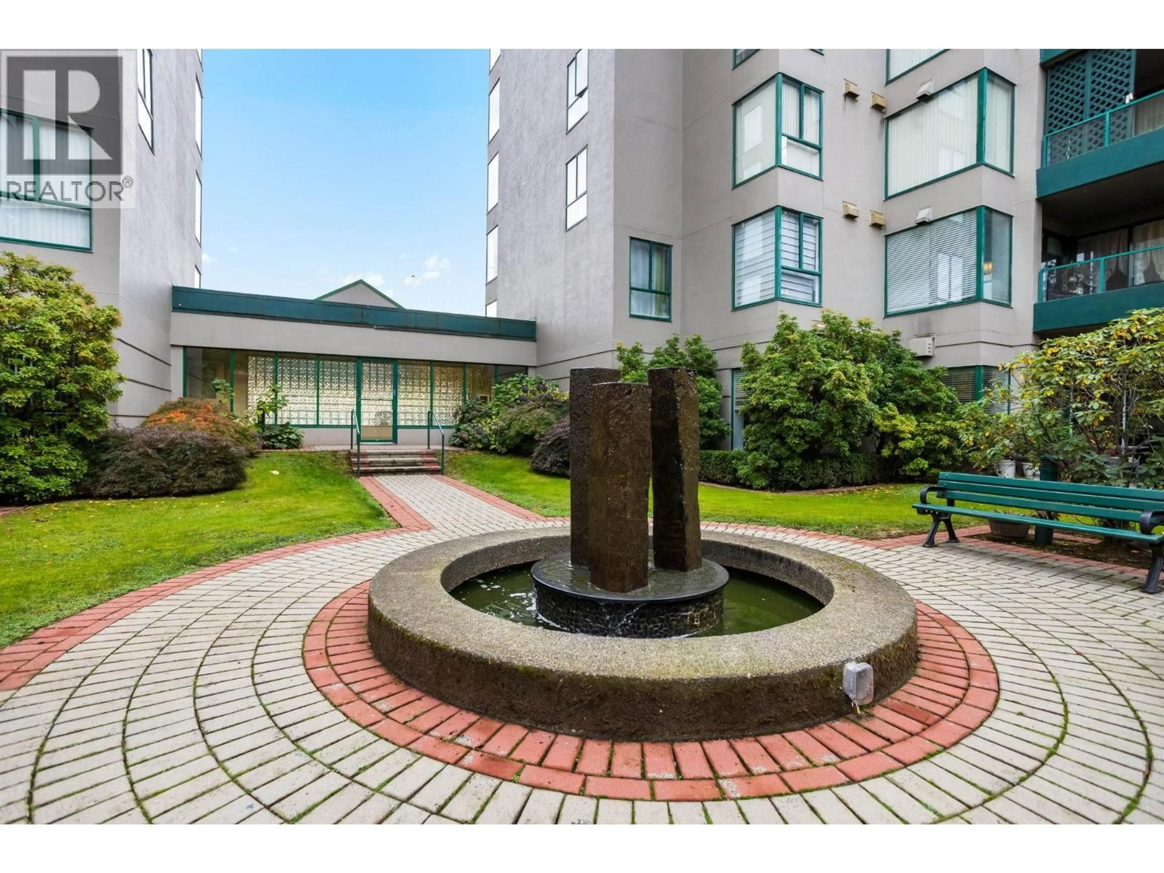 Patio, building for 501 - 420 CARNARVON STREET, New Westminster British Columbia V3L5P1