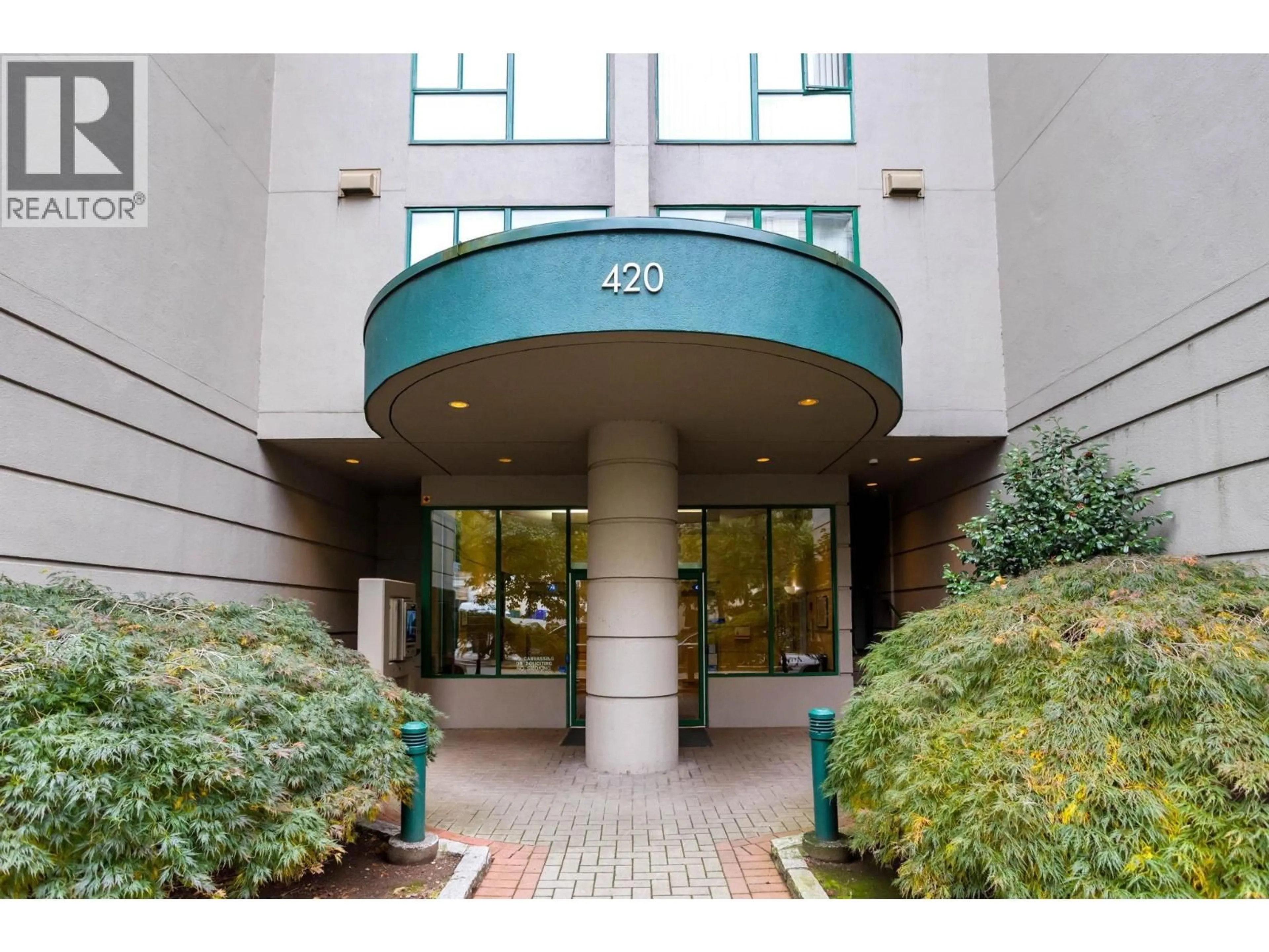 Indoor foyer for 501 - 420 CARNARVON STREET, New Westminster British Columbia V3L5P1