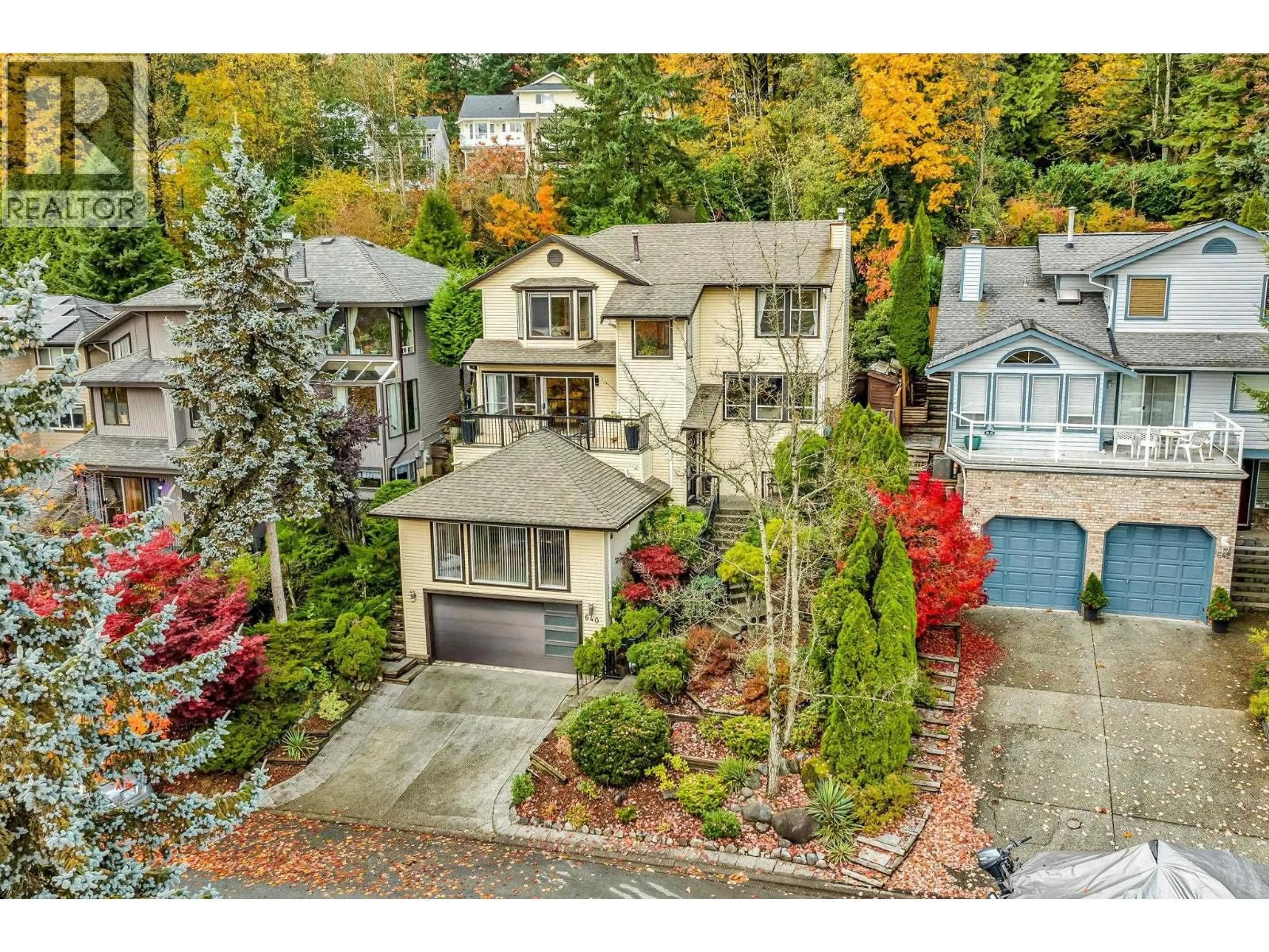 A pic from outside/outdoor area/front of a property/back of a property/a pic from drone, street for 640 THURSTON CLOSE, Port Moody British Columbia V3H4J3