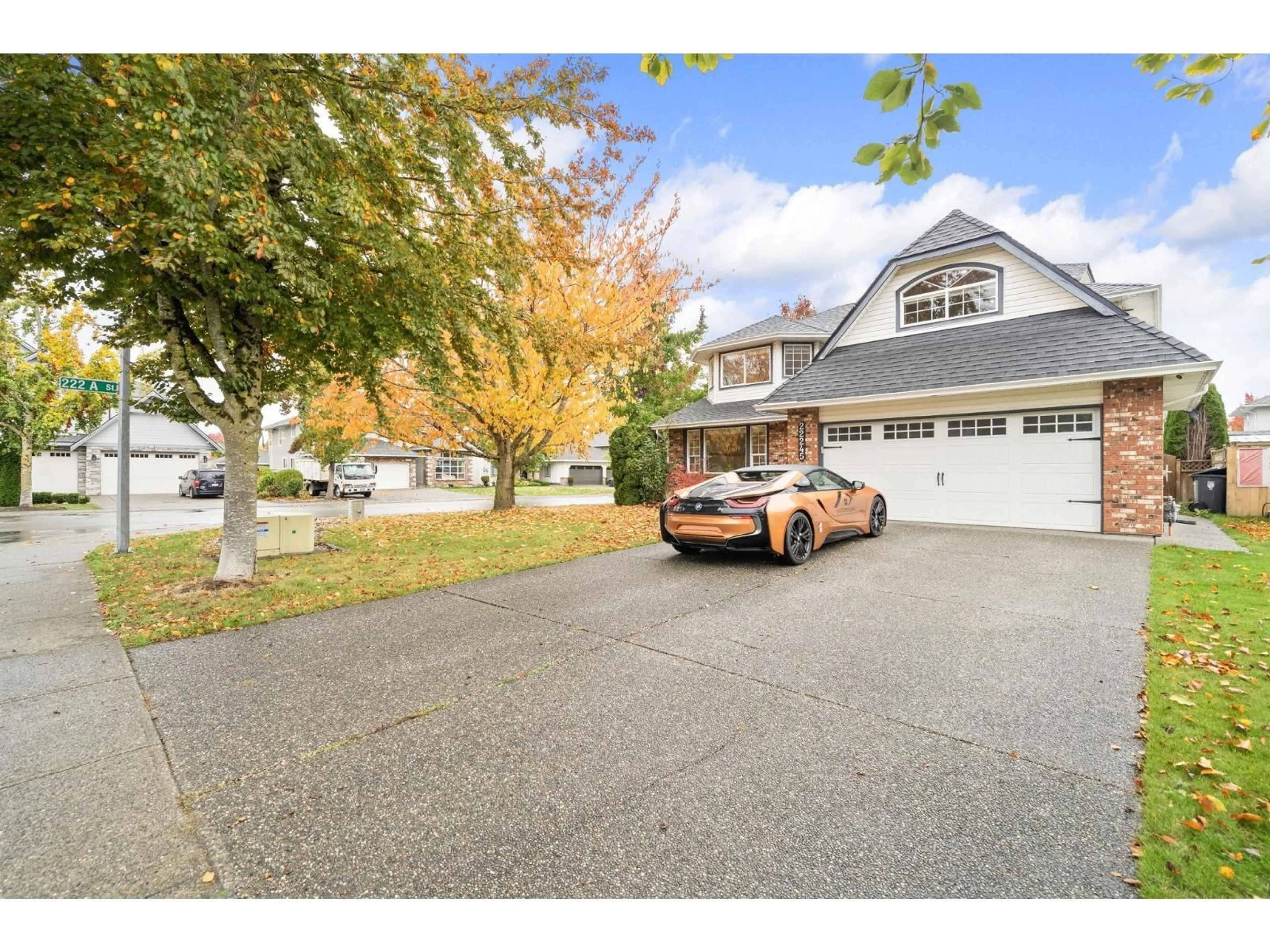 A pic from outside/outdoor area/front of a property/back of a property/a pic from drone, street for 22245 46, Langley British Columbia V2Z1M4