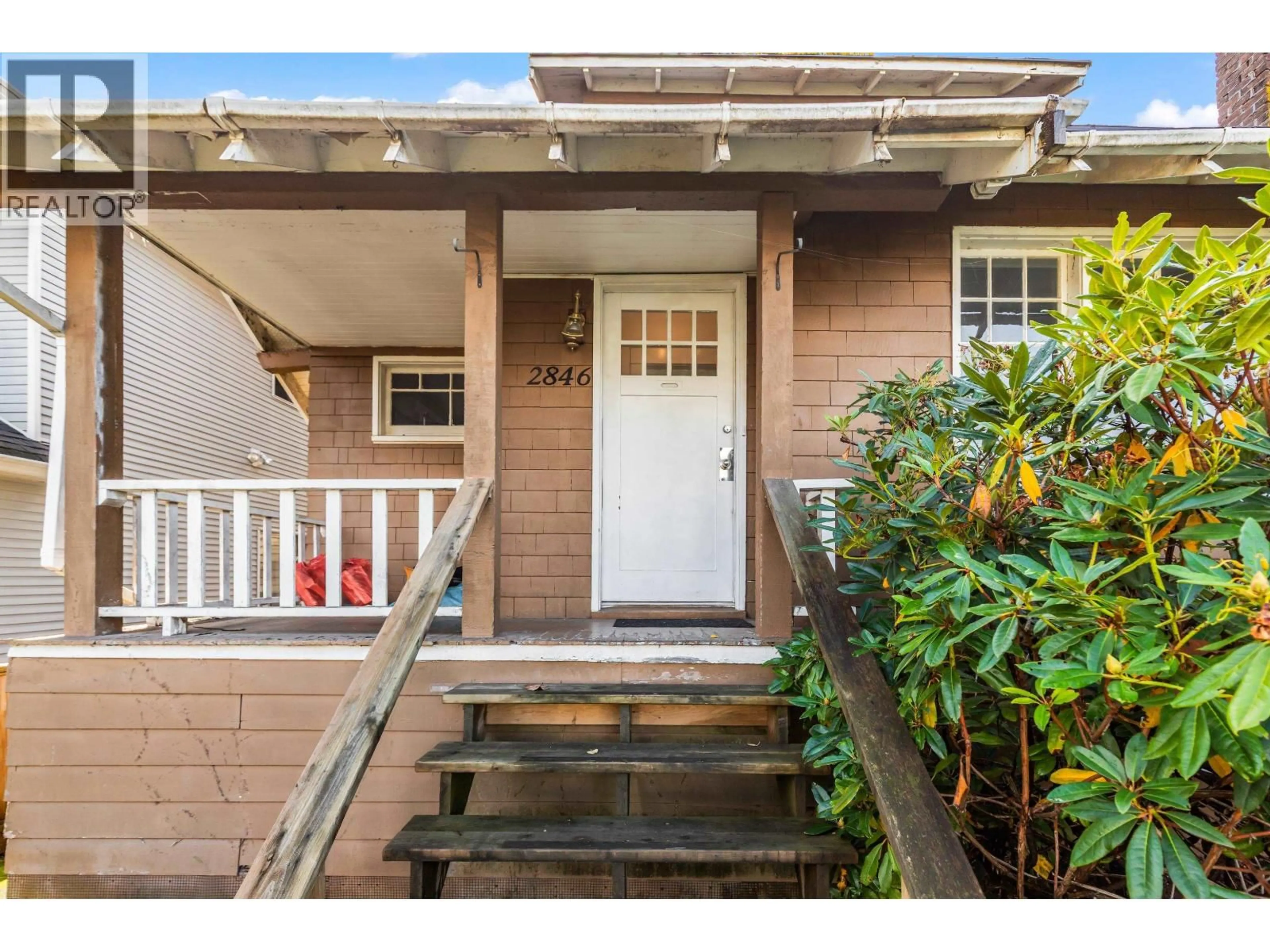 Indoor entryway for 2846 8TH AVENUE, Vancouver British Columbia V6K2B9