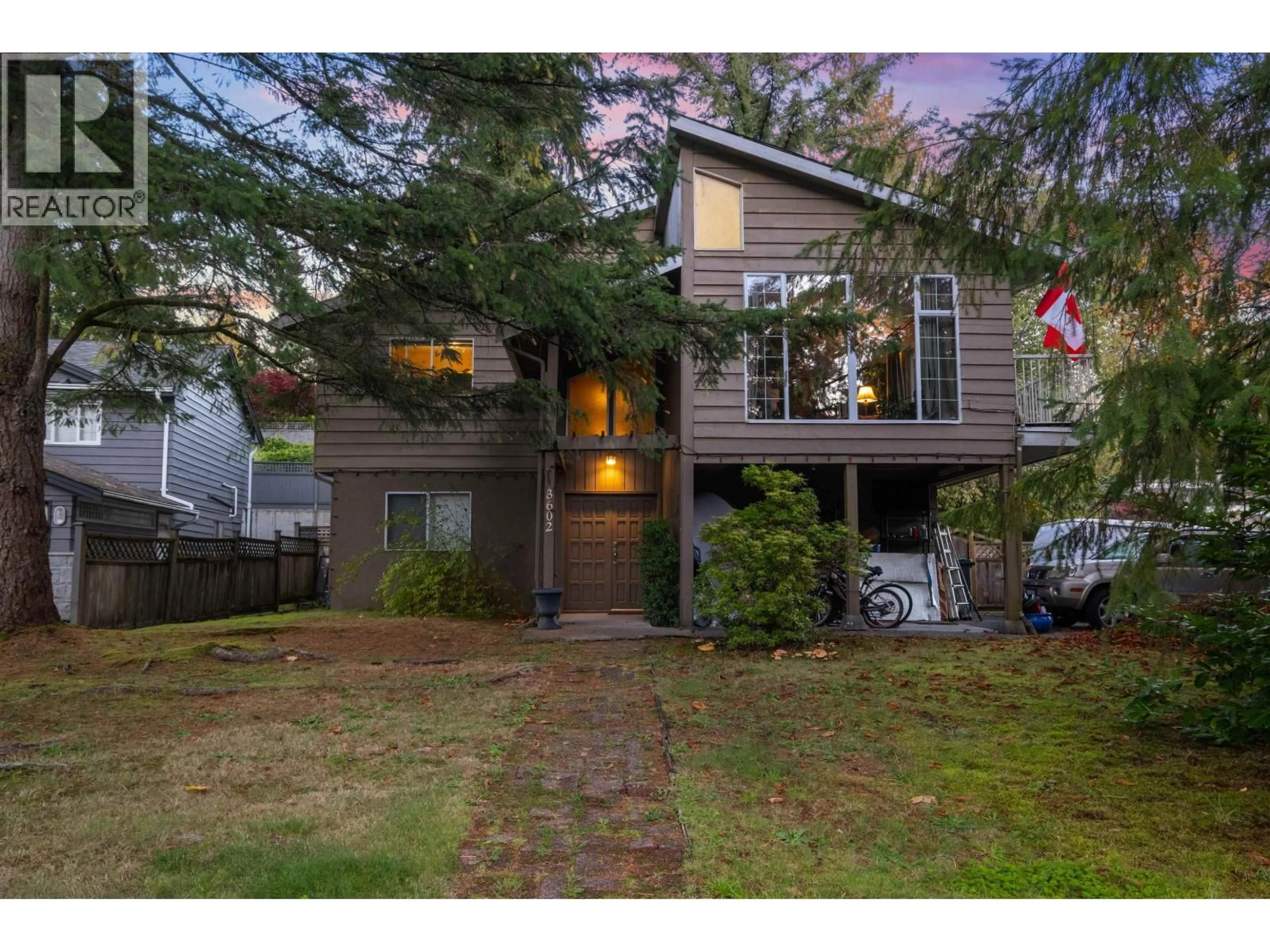 A pic from outside/outdoor area/front of a property/back of a property/a pic from drone, street for 3602 REGENT AVENUE, North Vancouver British Columbia V7N2C2