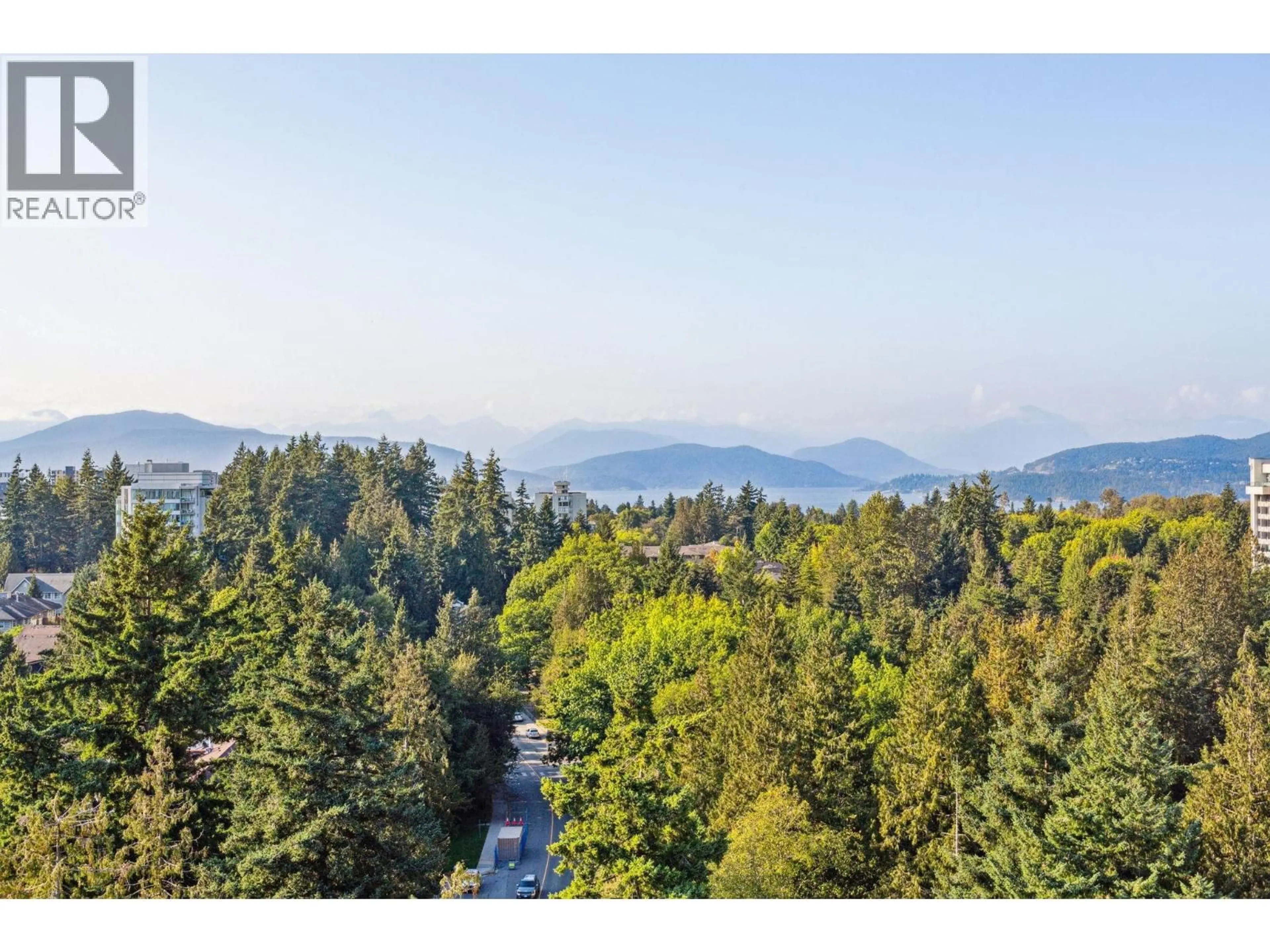A pic from outside/outdoor area/front of a property/back of a property/a pic from drone, unknown for 1901 - 5775 HAMPTON PLACE, Vancouver British Columbia V6T2G6
