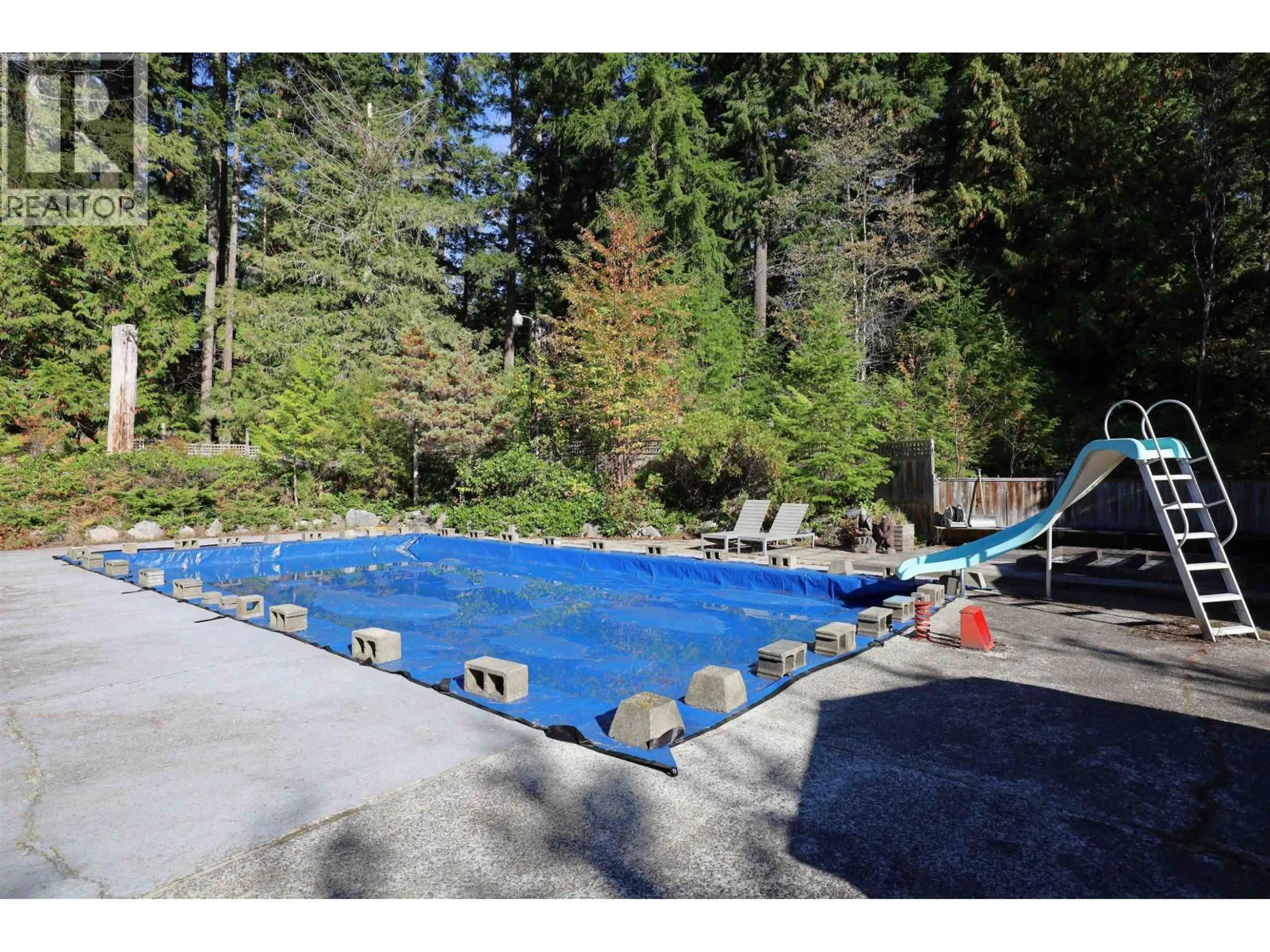 Pool for 588 VETERANS ROAD, Gibsons British Columbia V0N1V4