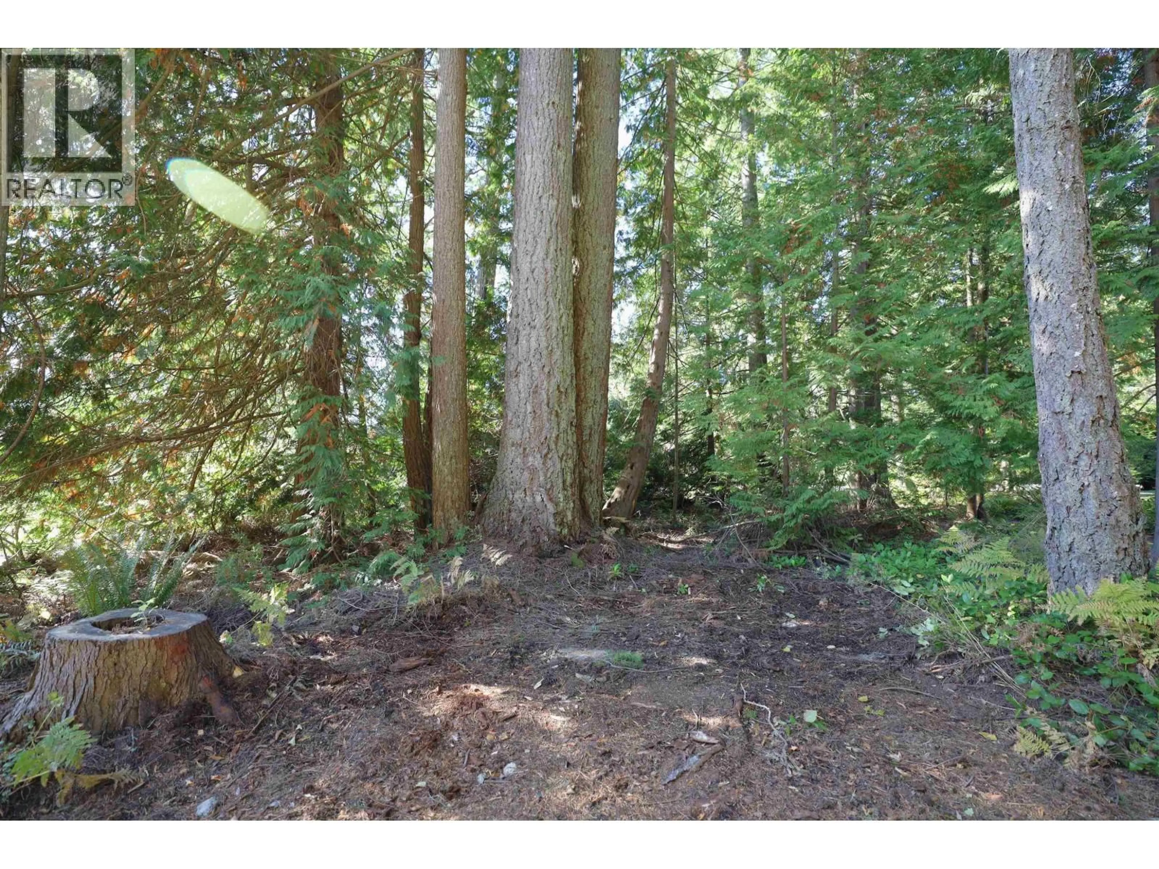 Blurry image for 588 VETERANS ROAD, Gibsons British Columbia V0N1V4