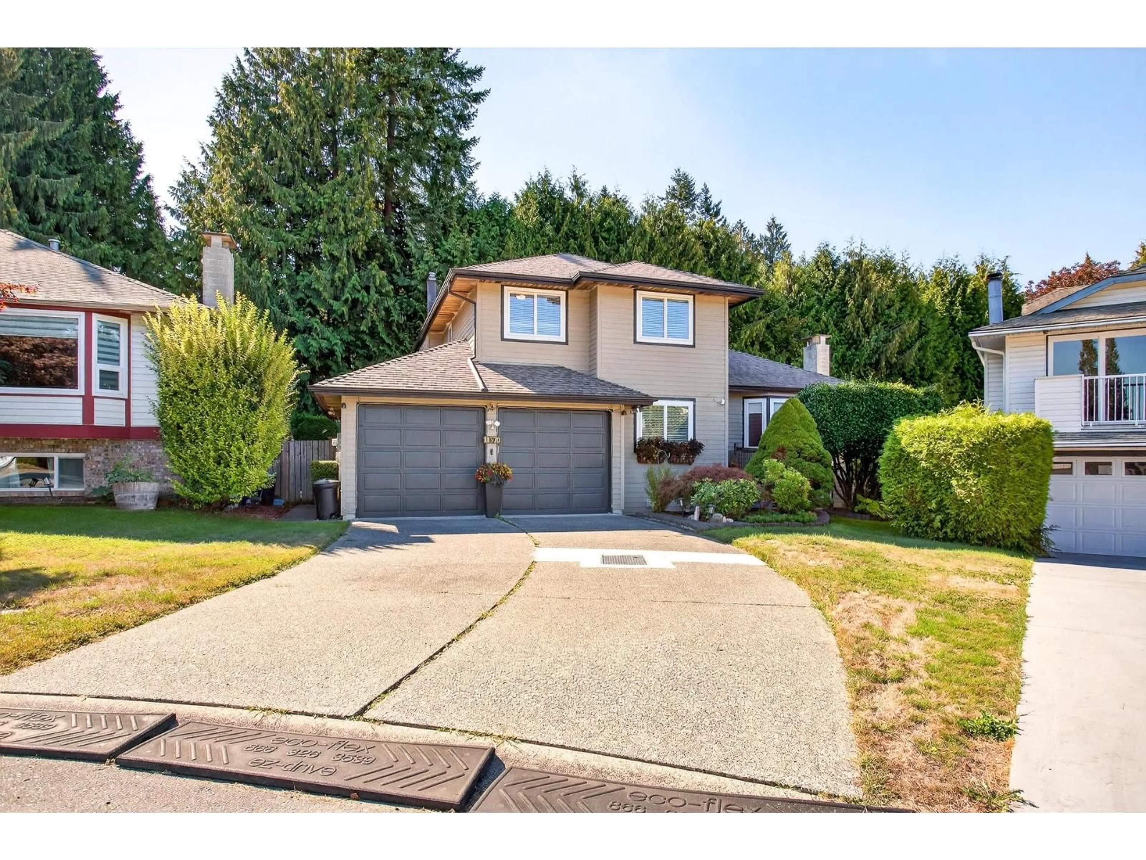 Home with vinyl exterior material, street for 11570 71ST, Delta British Columbia V4E3L3