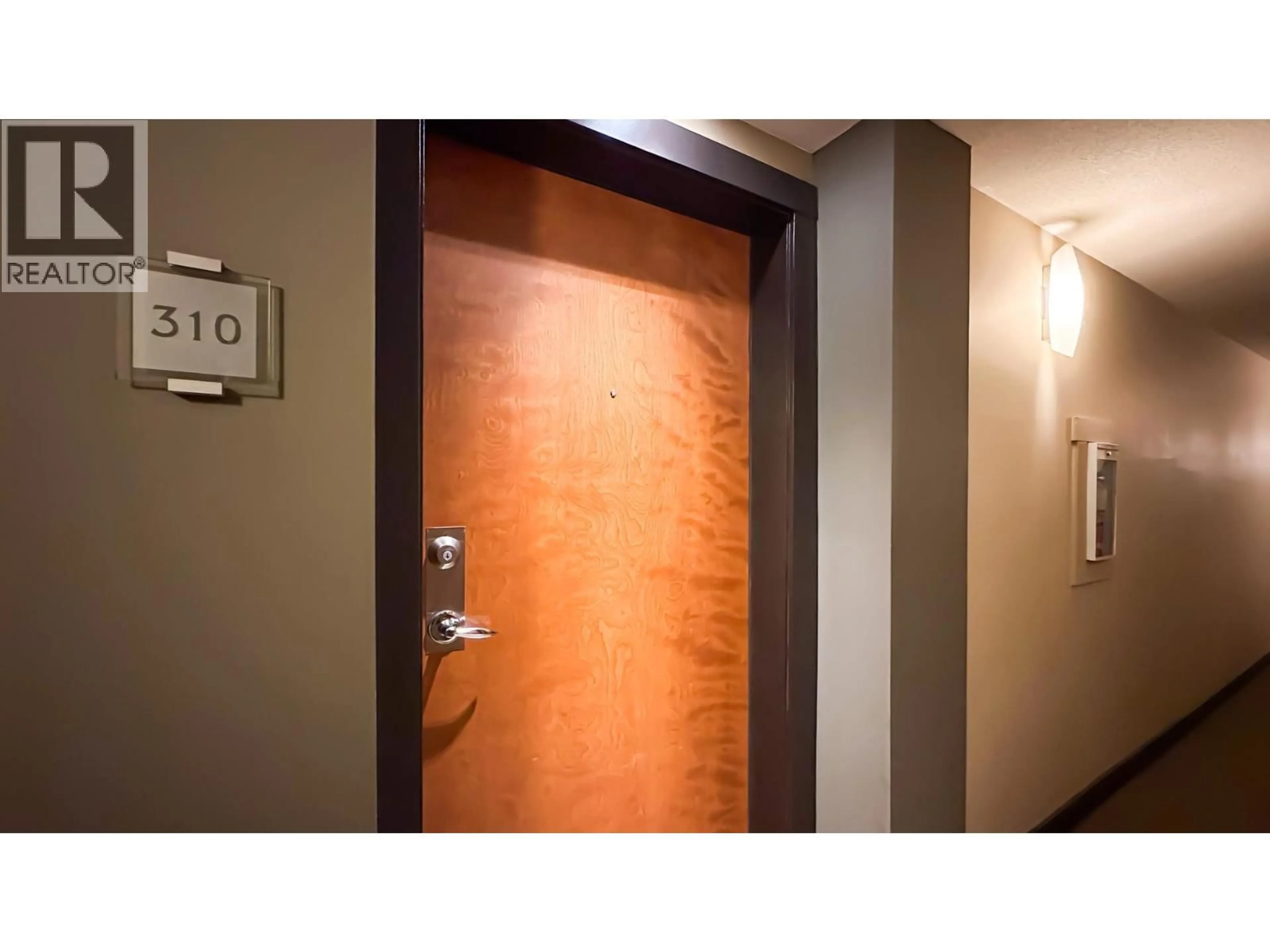 Indoor foyer for 310 - 9098 HALSTON COURT, Burnaby British Columbia V3N0A6