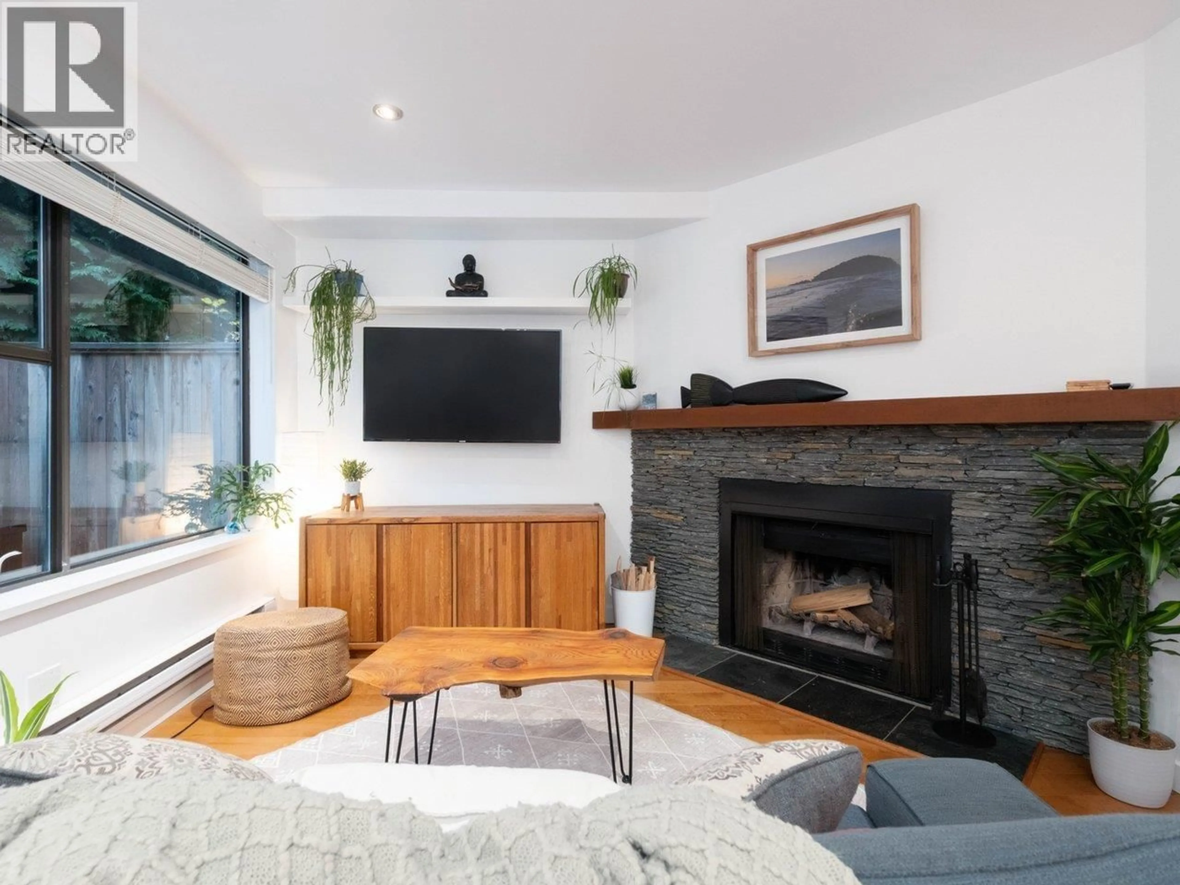 Living room with furniture, wood/laminate floor for 9 - 2151 BANBURY ROAD, North Vancouver British Columbia V7G1W7