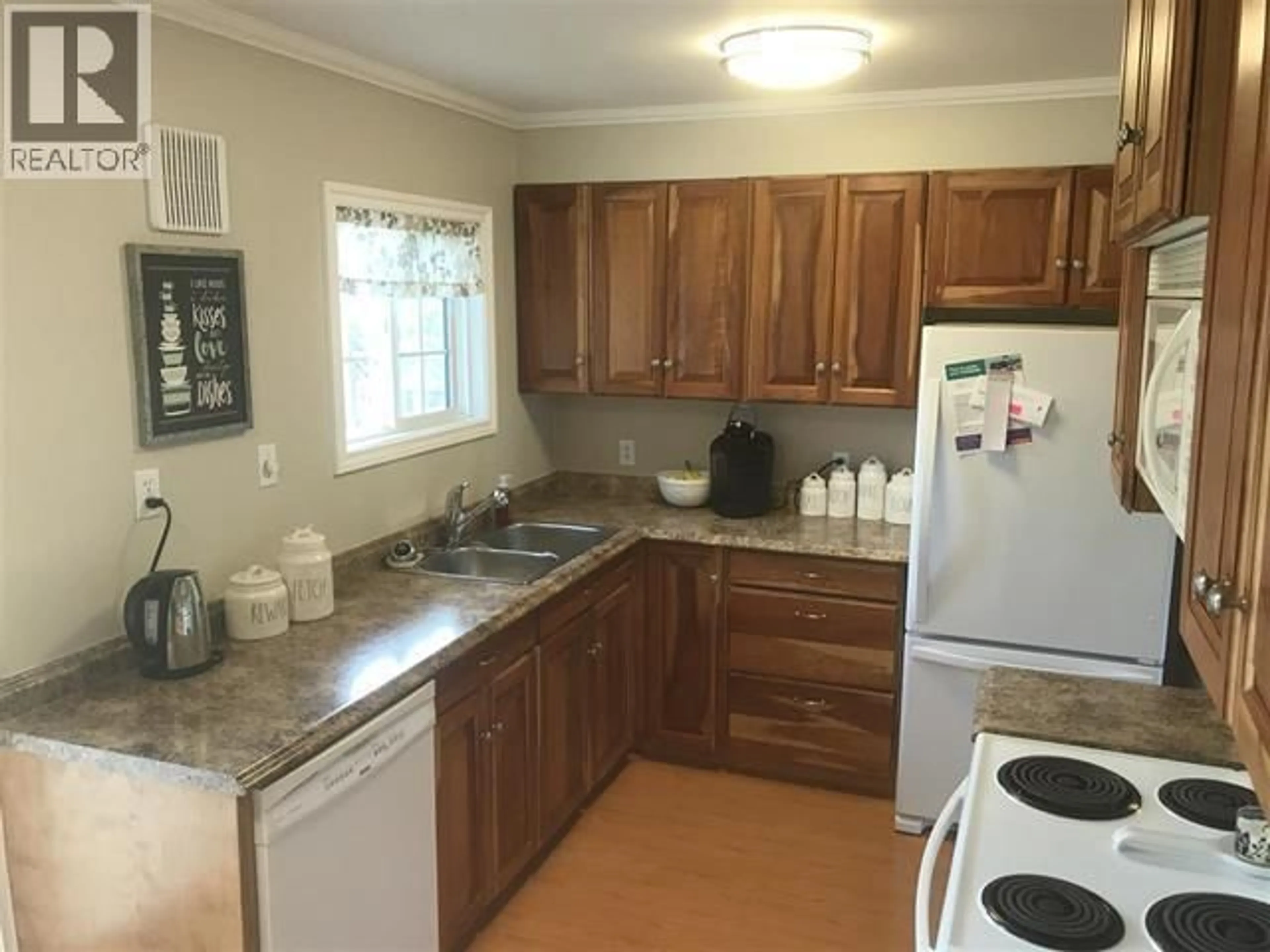 Standard kitchen, unknown for 9215 104 AVENUE, Fort St. John British Columbia V1J2J6