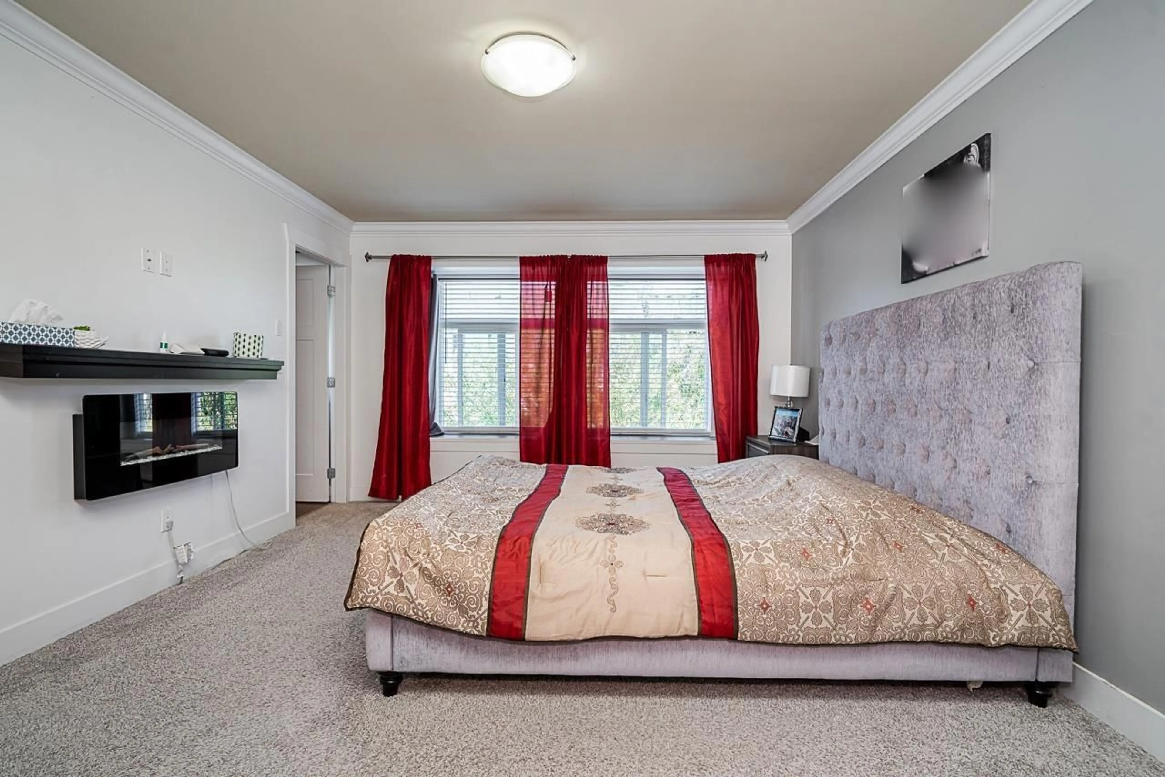 Bedroom with bed, carpet floor for 7243 190, Surrey British Columbia V4N6E6