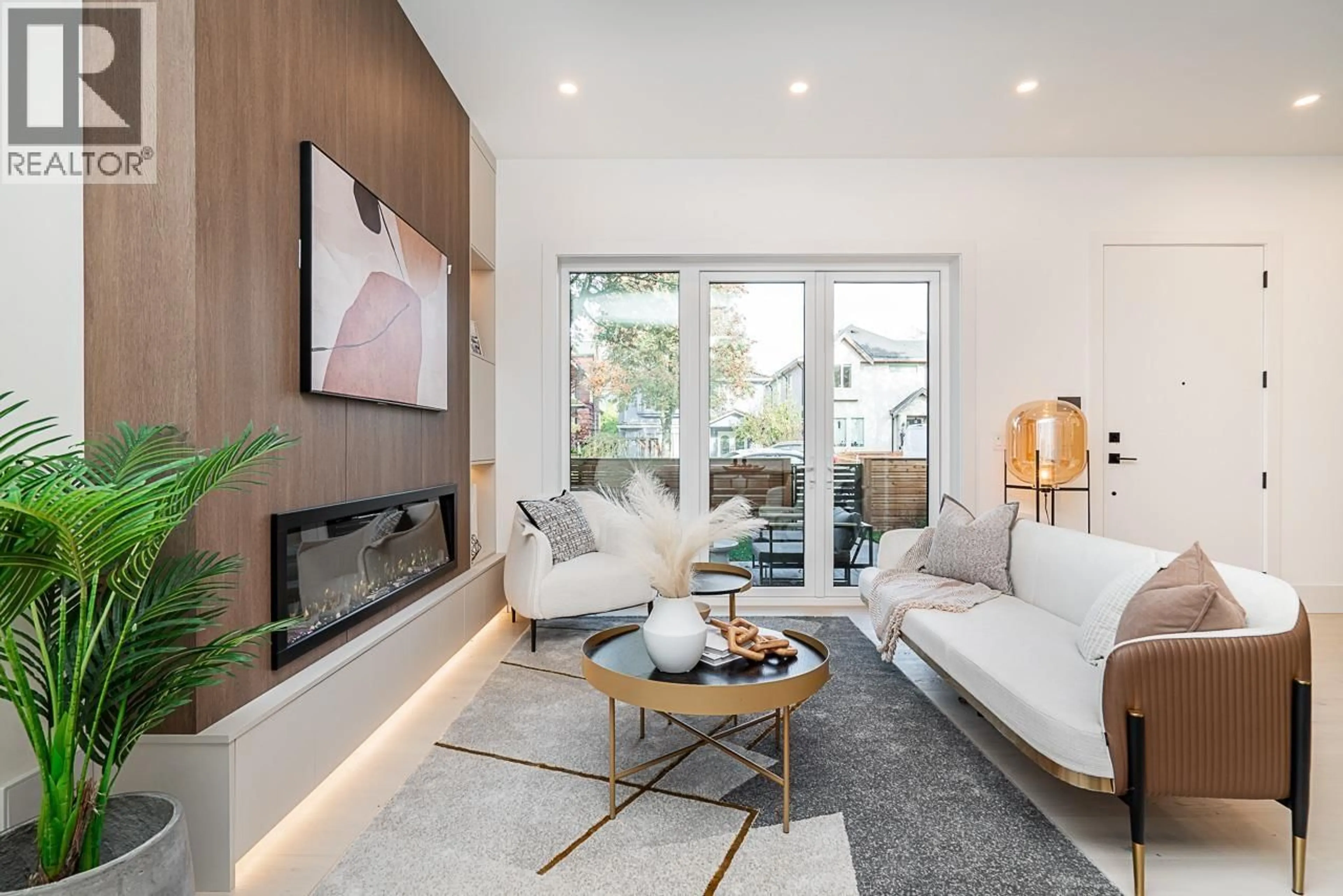 Living room with furniture, unknown for 1 - 2460 ADANAC STREET, Vancouver British Columbia V5K2M4