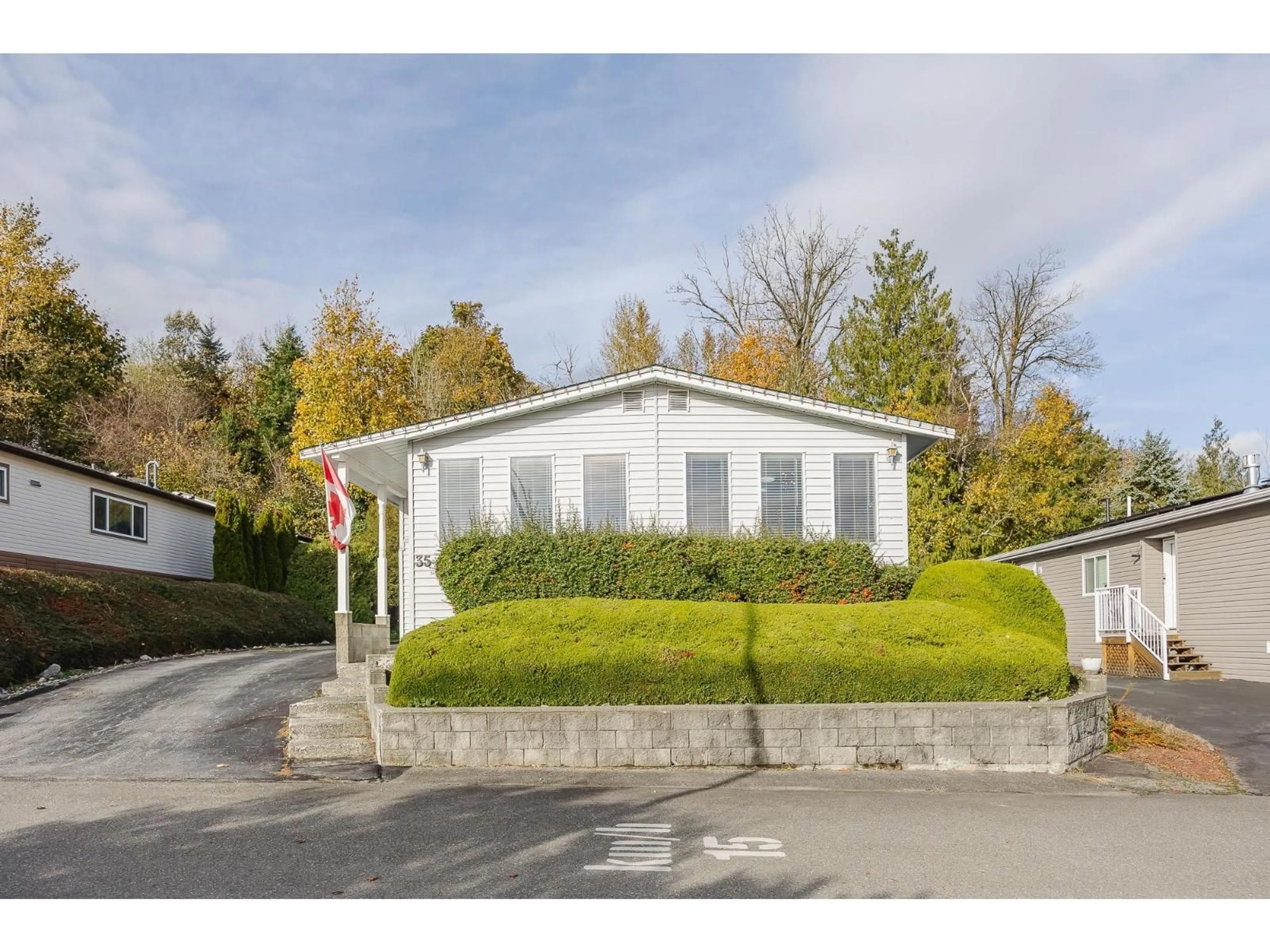 Unknown for 35 - 27111 0, Langley British Columbia V4W2T3