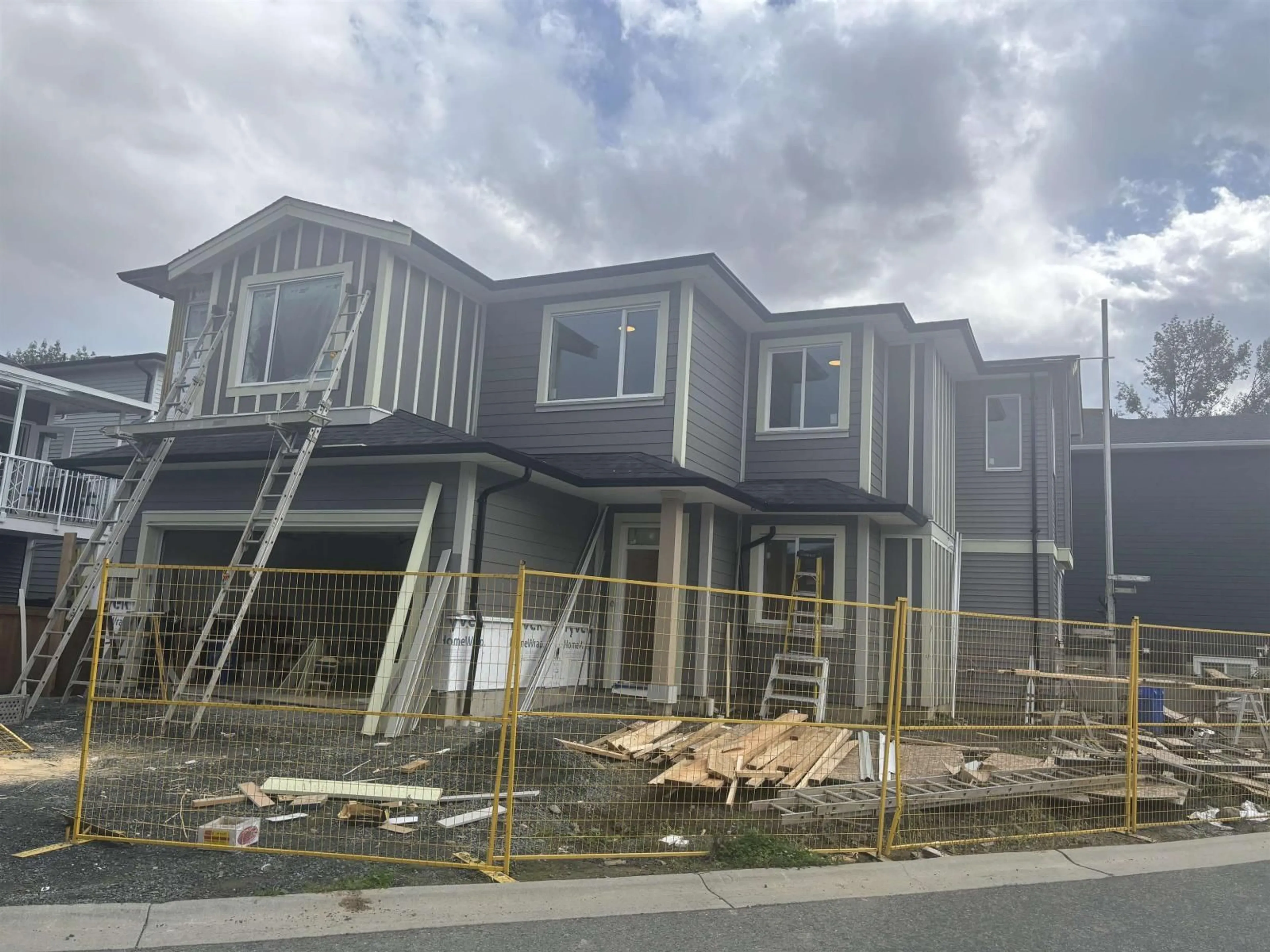 Home with vinyl exterior material, building for 14 - 46379 UPLANDS ROAD, Chilliwack British Columbia V2R4W1