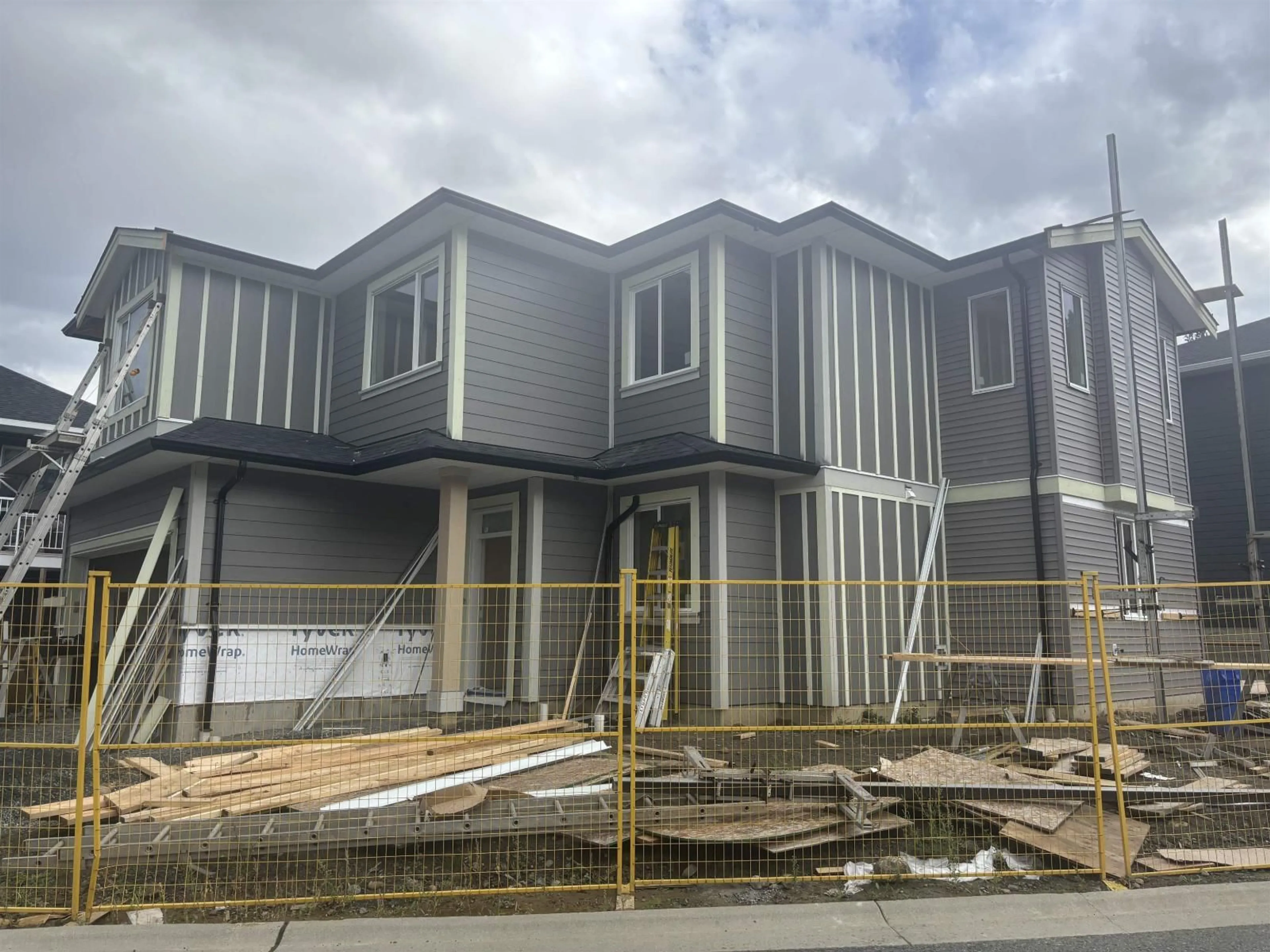 Home with vinyl exterior material, building for 14 - 46379 UPLANDS ROAD, Chilliwack British Columbia V2R4W1
