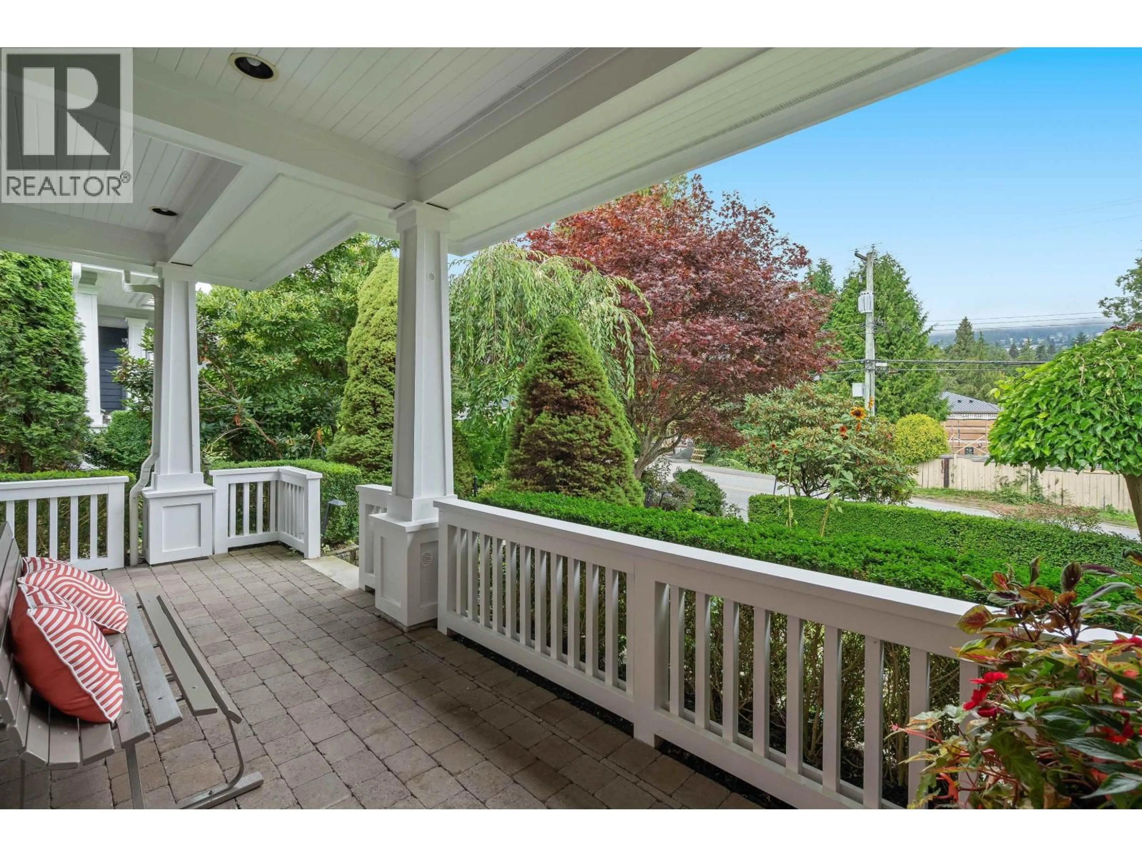 Patio, unknown for 938 KINGS AVENUE, West Vancouver British Columbia V7T2B7