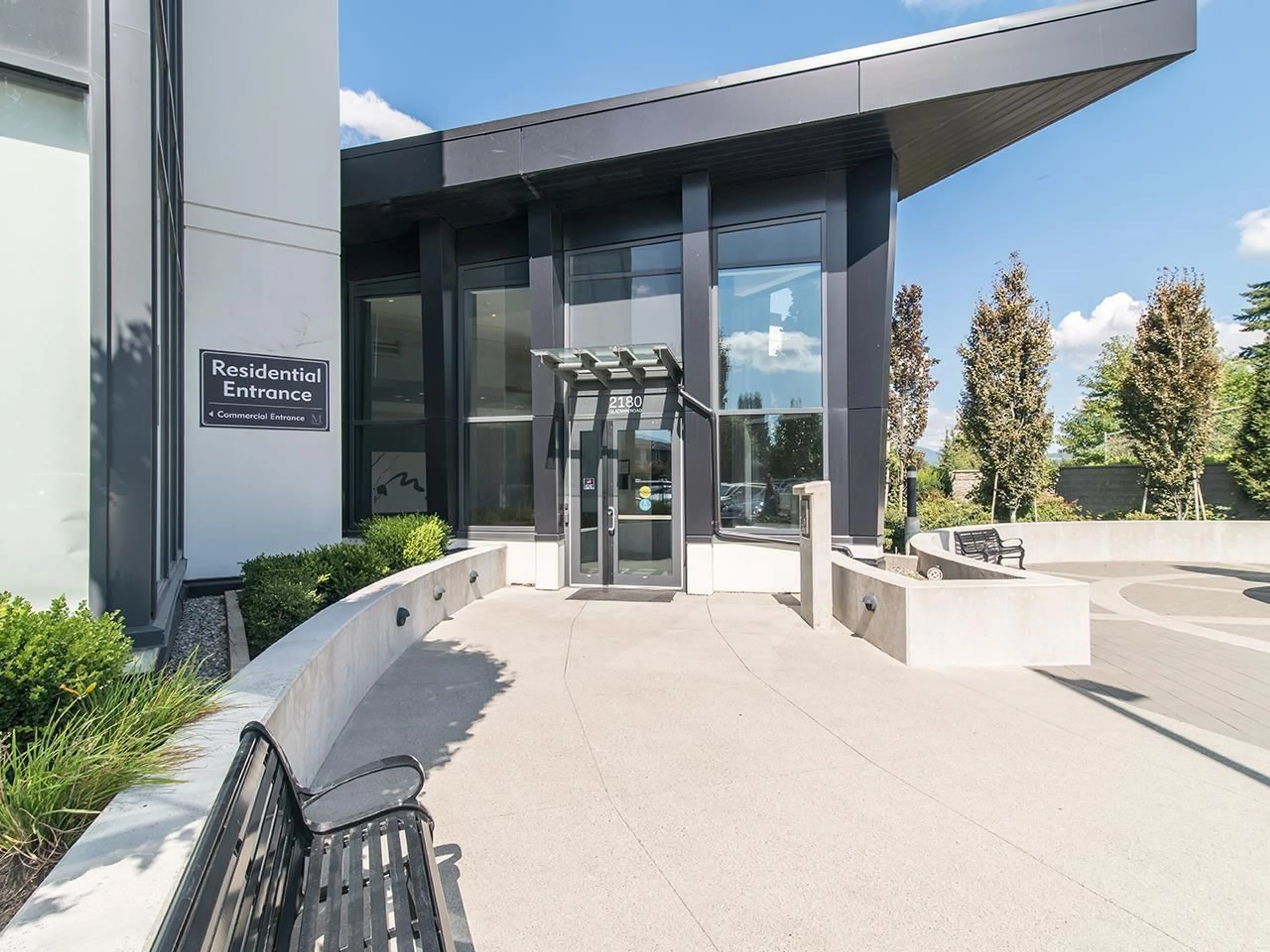 Indoor foyer for 1506 - 2180 GLADWIN, Abbotsford British Columbia V2S0H4